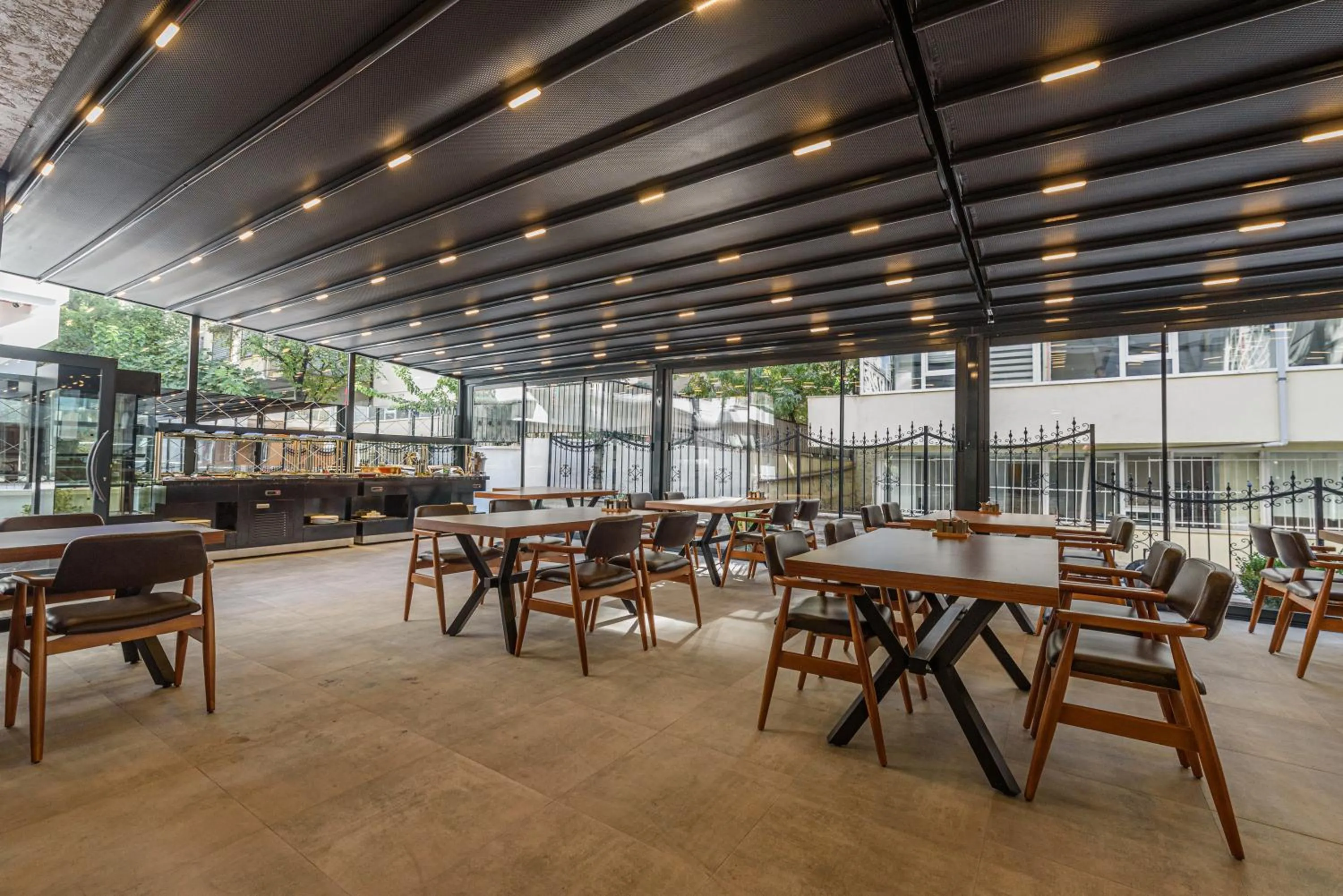 Restaurant/places to eat in DS REGULUS