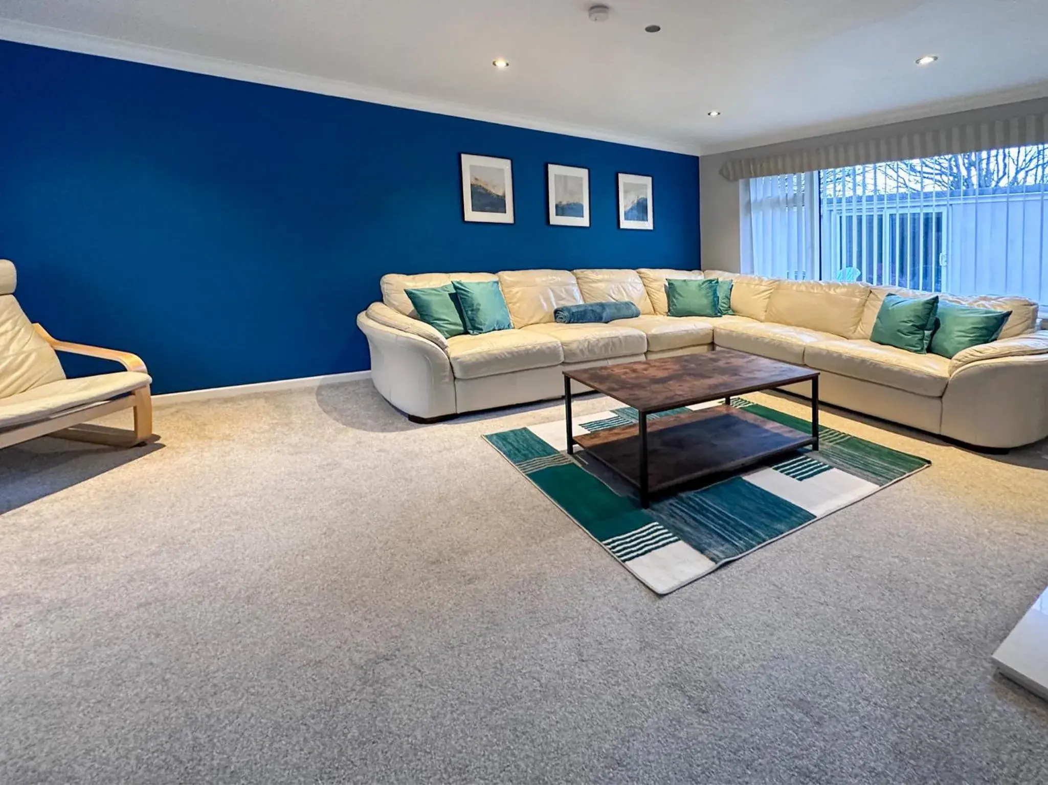 BLUNSDON LODGE - Spacious Bungalow, High Speed Wi-Fi, Free Private Parking, Garden BLUNSDON LODGE - Spacious Bungalow, High Speed Wi-Fi, Free Private Parking, Garden