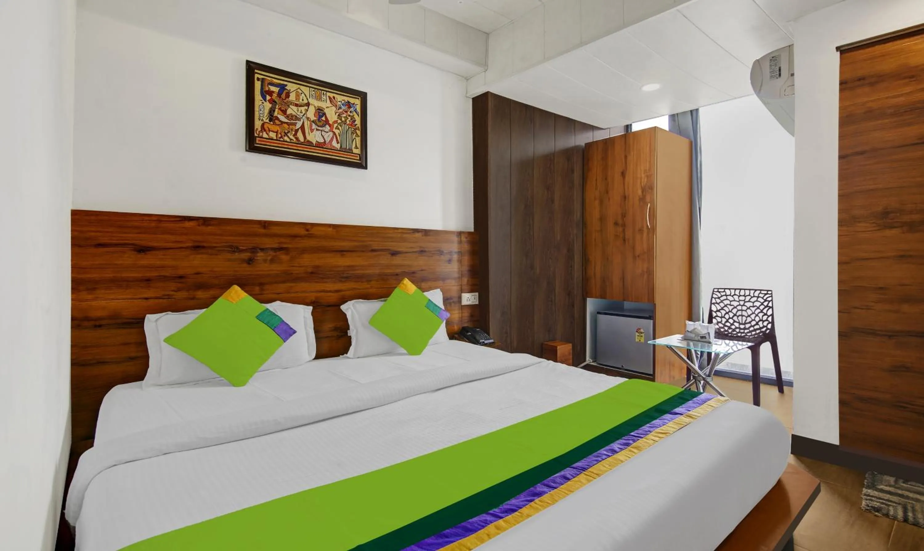 Bedroom, Bed in Treebo Prime Elight