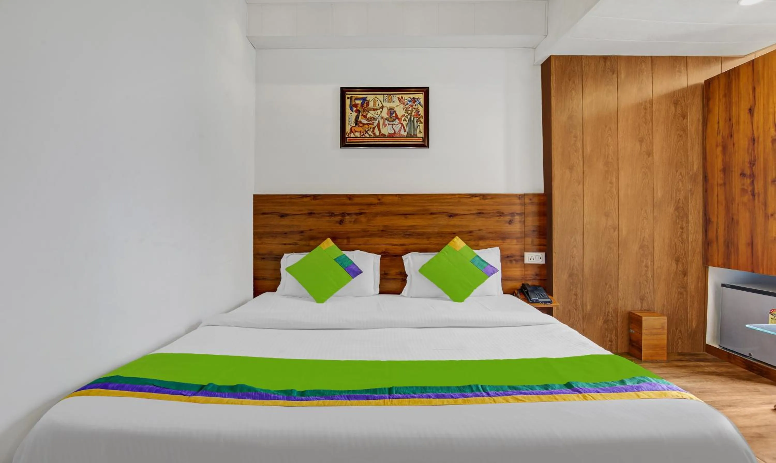 Bedroom, Bed in Treebo Prime Elight