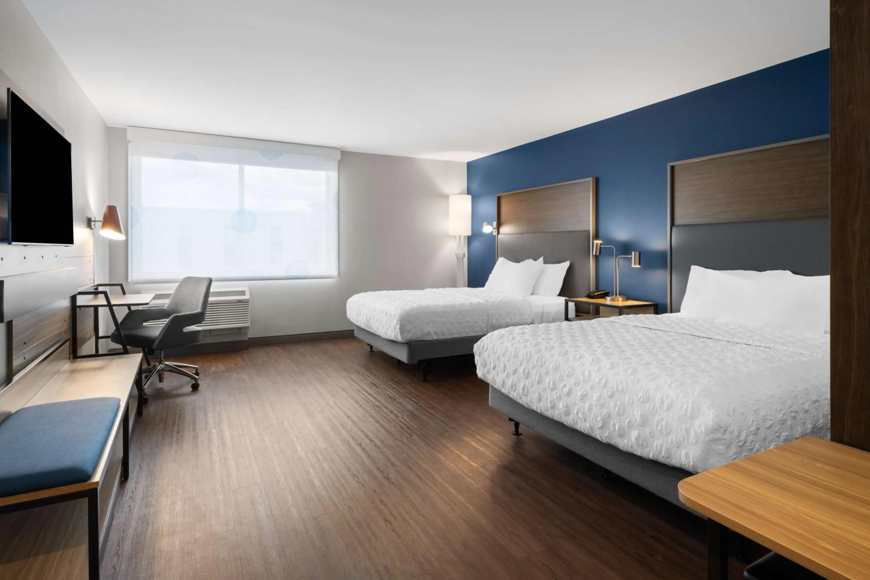 Bedroom, Bed in Tru By Hilton Wisconsin Dells