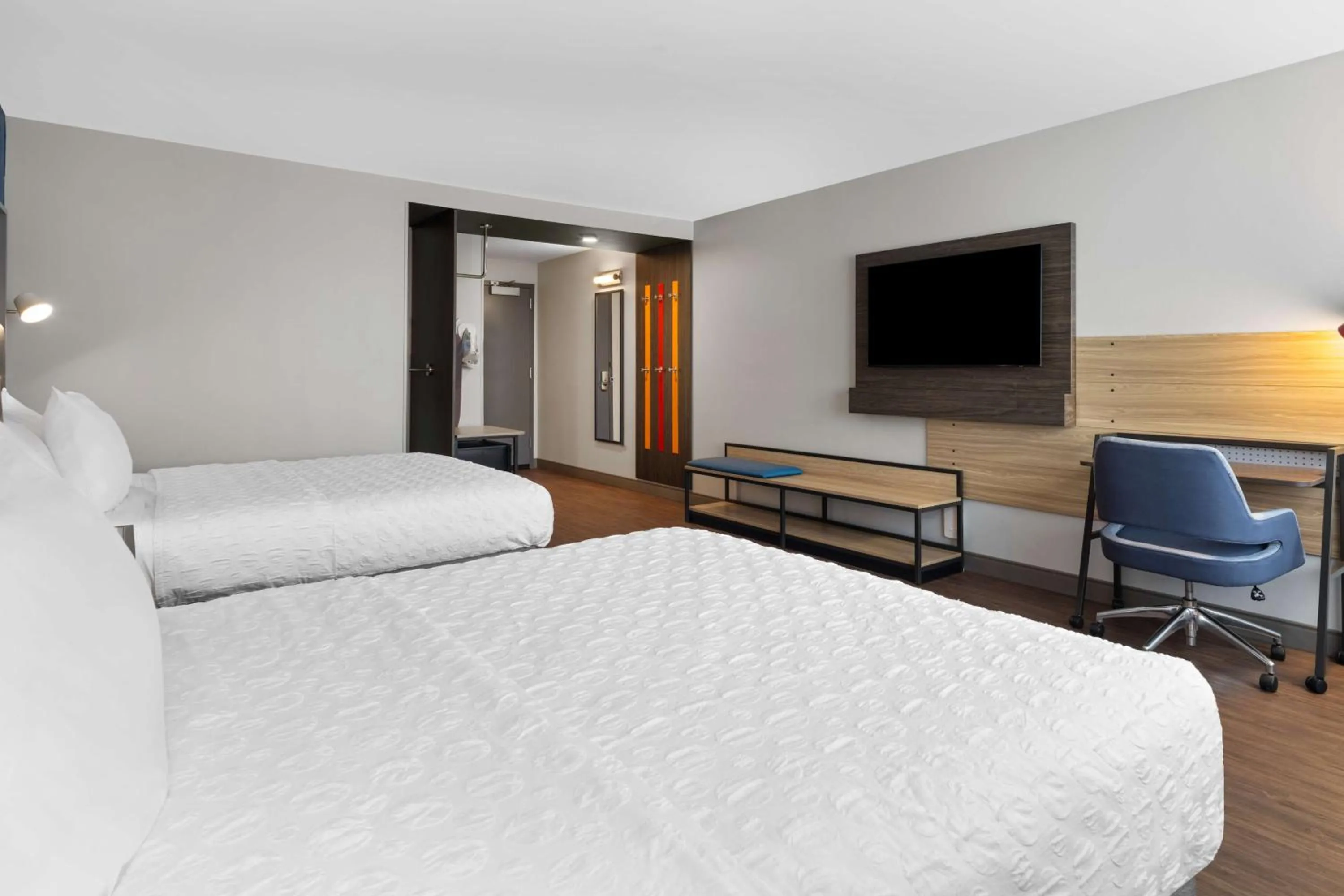 Bedroom, Bed in Tru By Hilton Wisconsin Dells