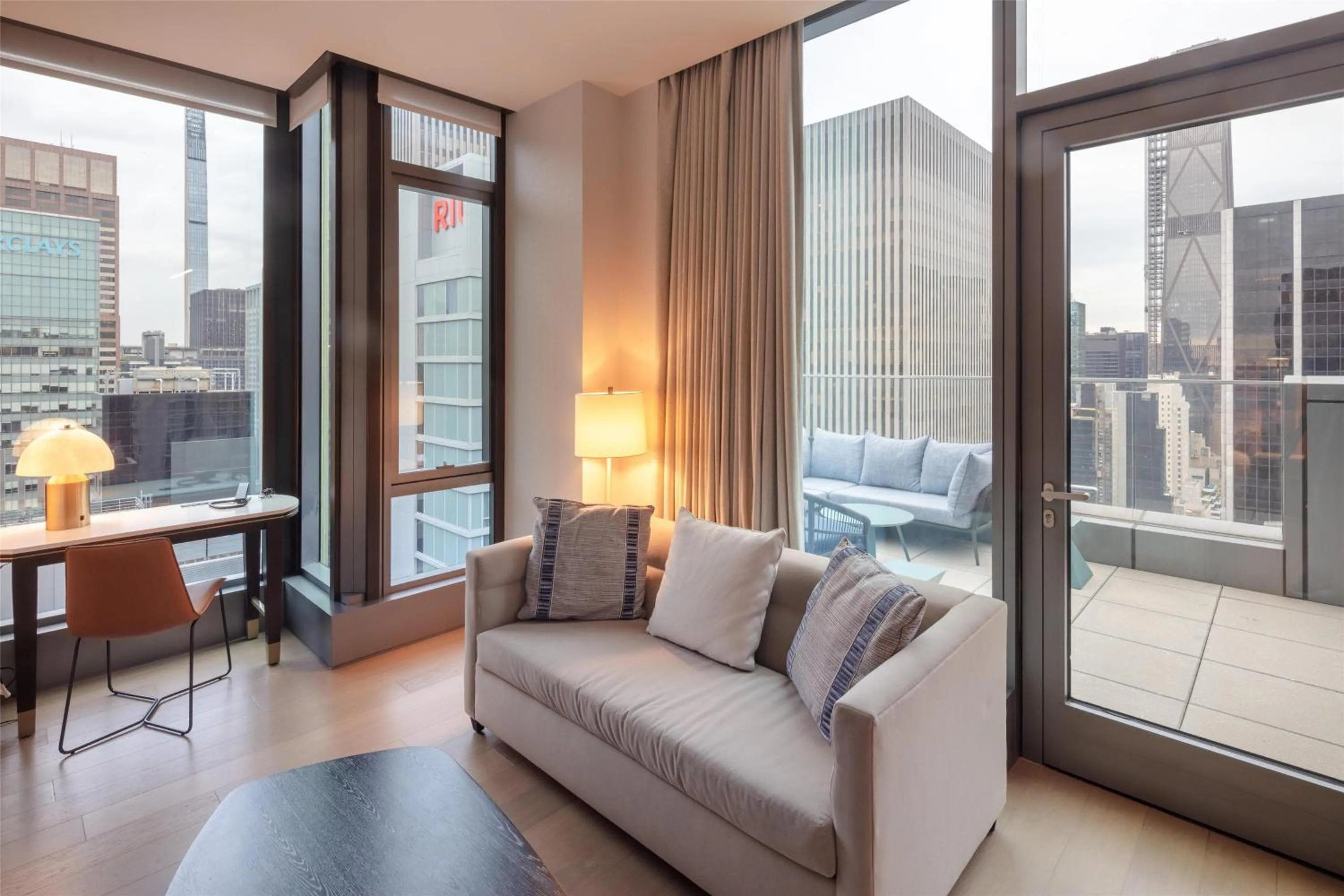 Bedroom in Tempo By Hilton New York Times Square