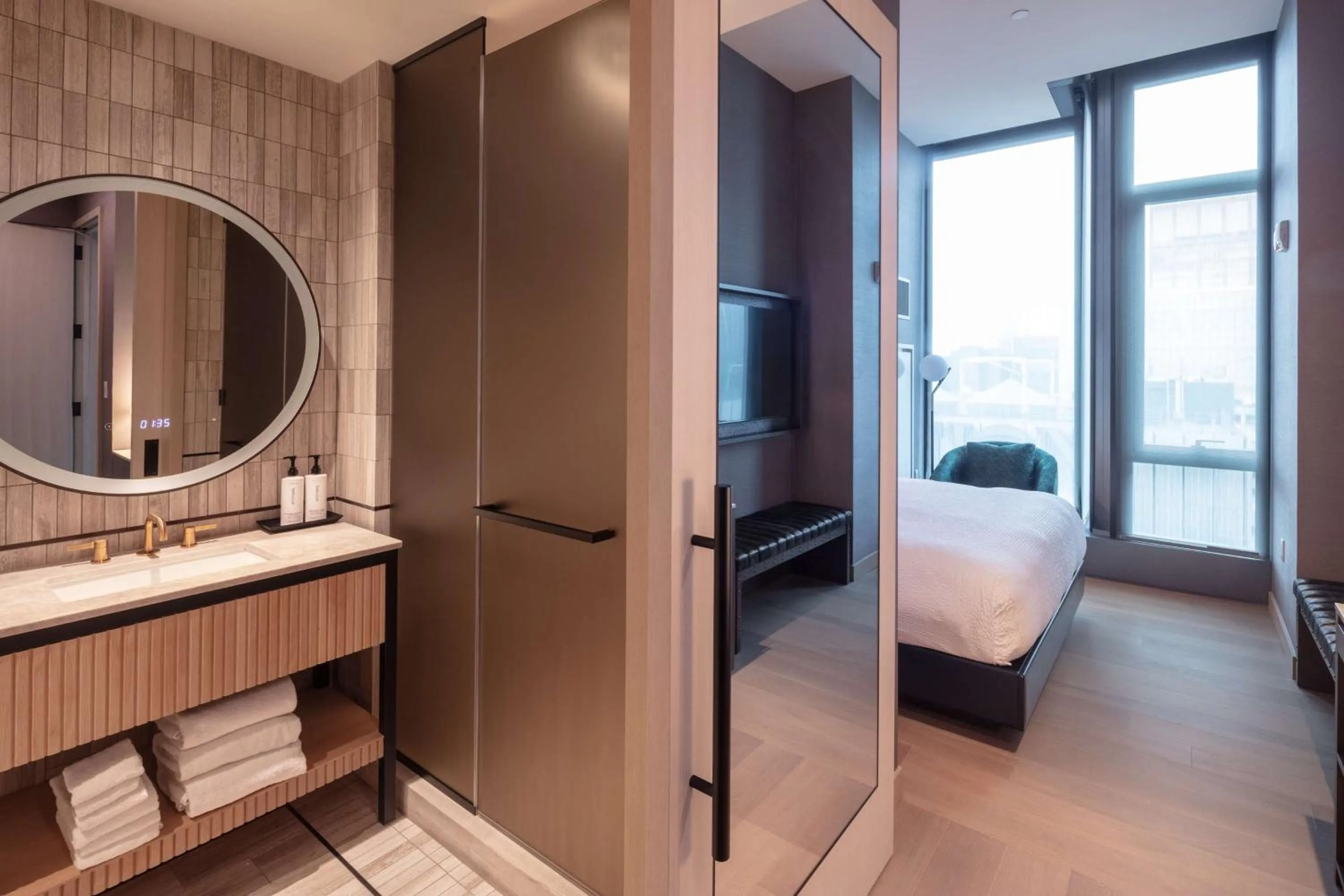 Bed in Tempo By Hilton New York Times Square