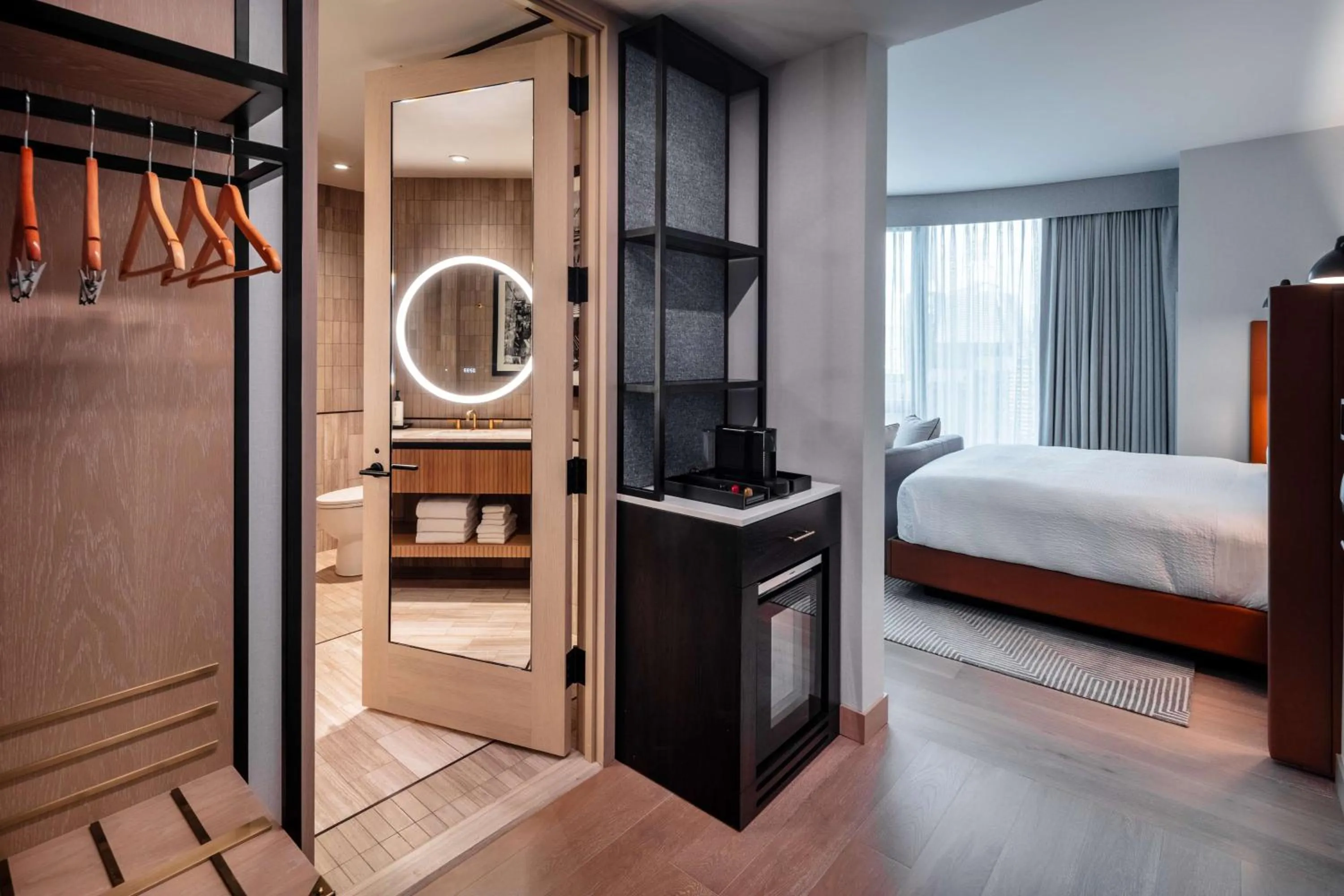 Bathroom, Bed in Tempo By Hilton New York Times Square