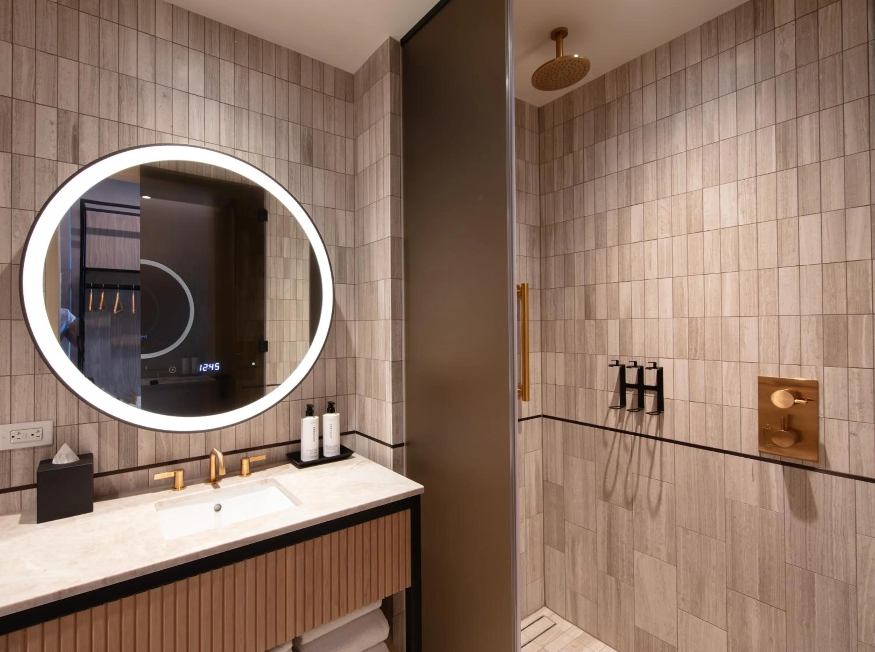 Shower in Tempo By Hilton New York Times Square