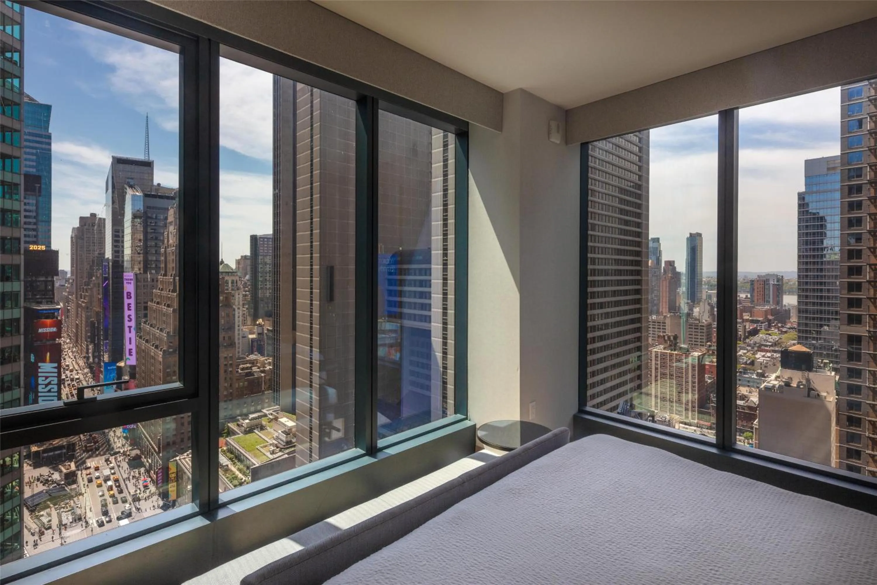 Bed in Tempo By Hilton New York Times Square