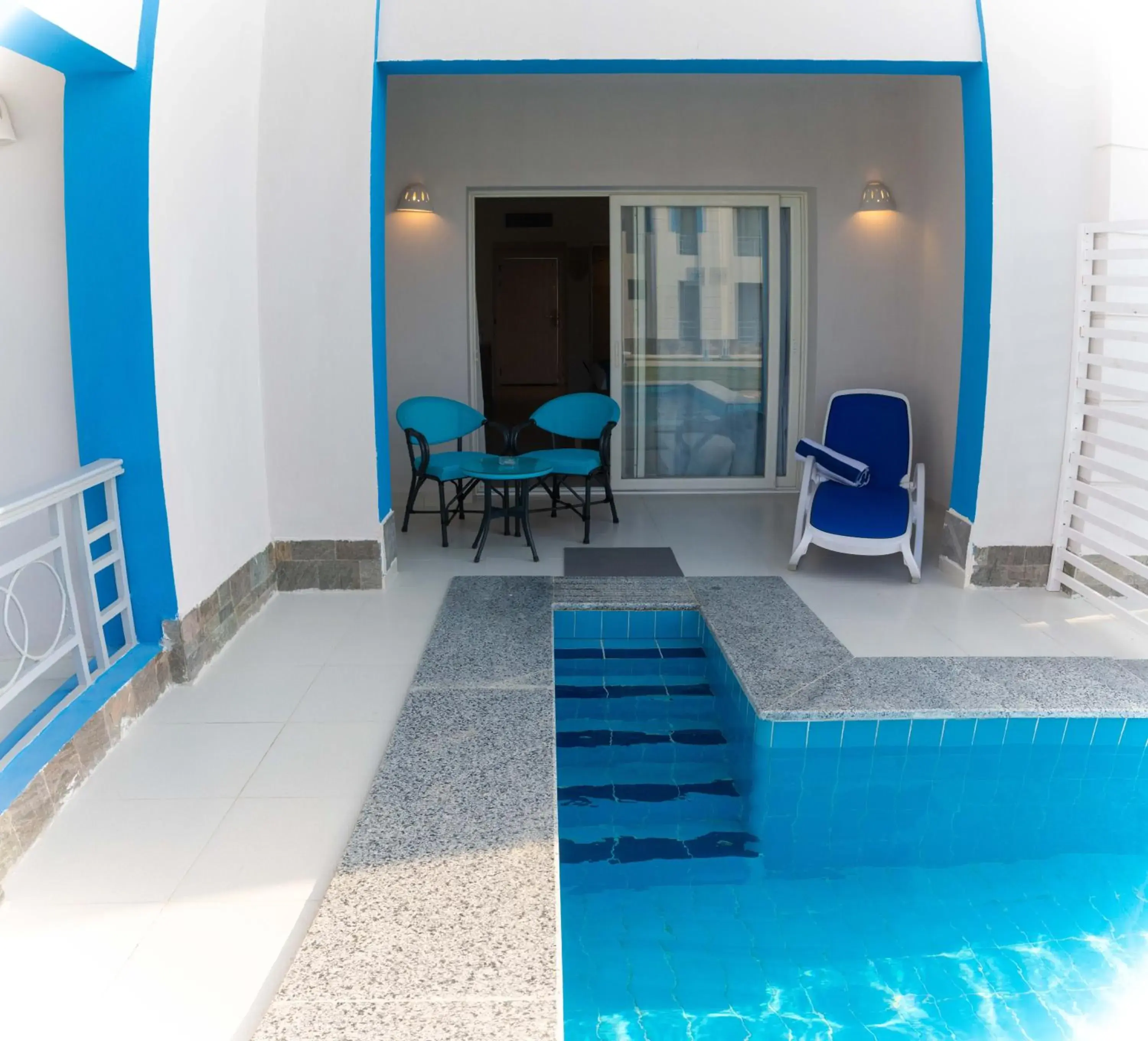 Swim Up Room - single occupancy in Casa Blue Resort Swim Up Room - single occupancy in Casa Blue Resort