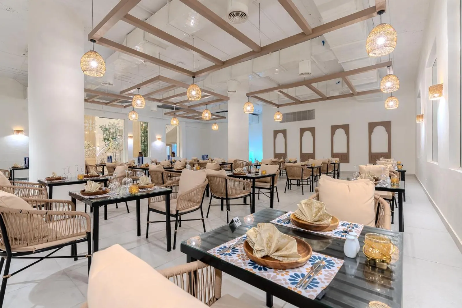 Restaurant/places to eat in Casa Blue Resort