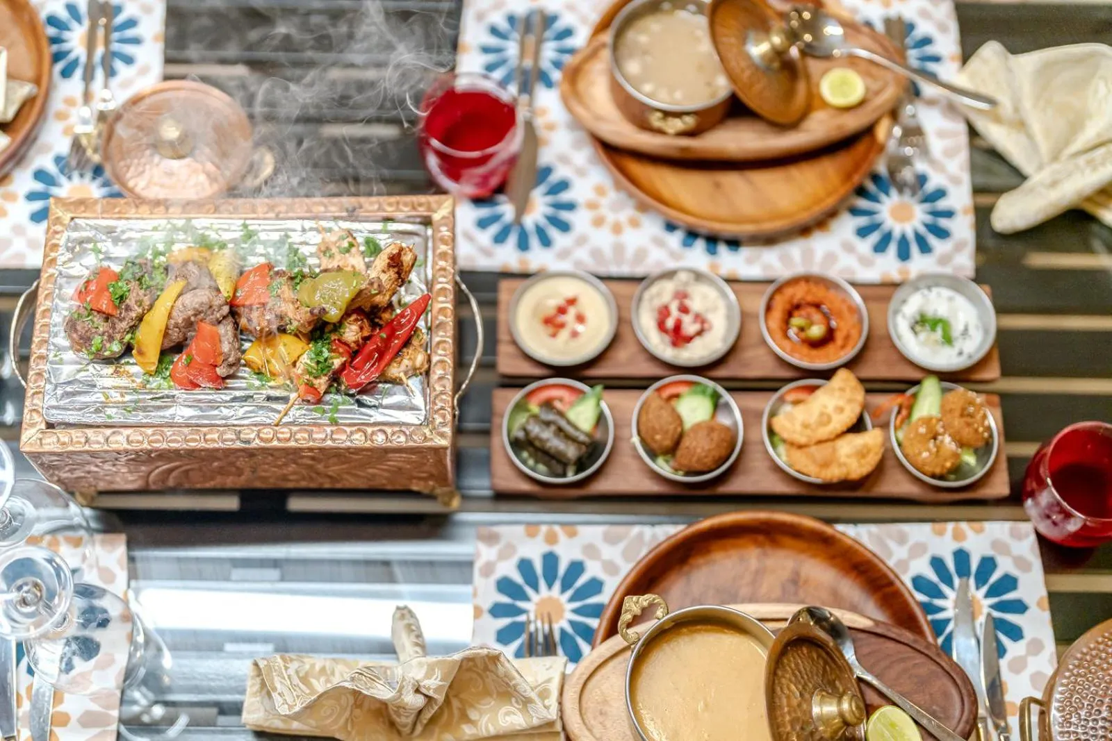 Restaurant/places to eat in Casa Blue Resort