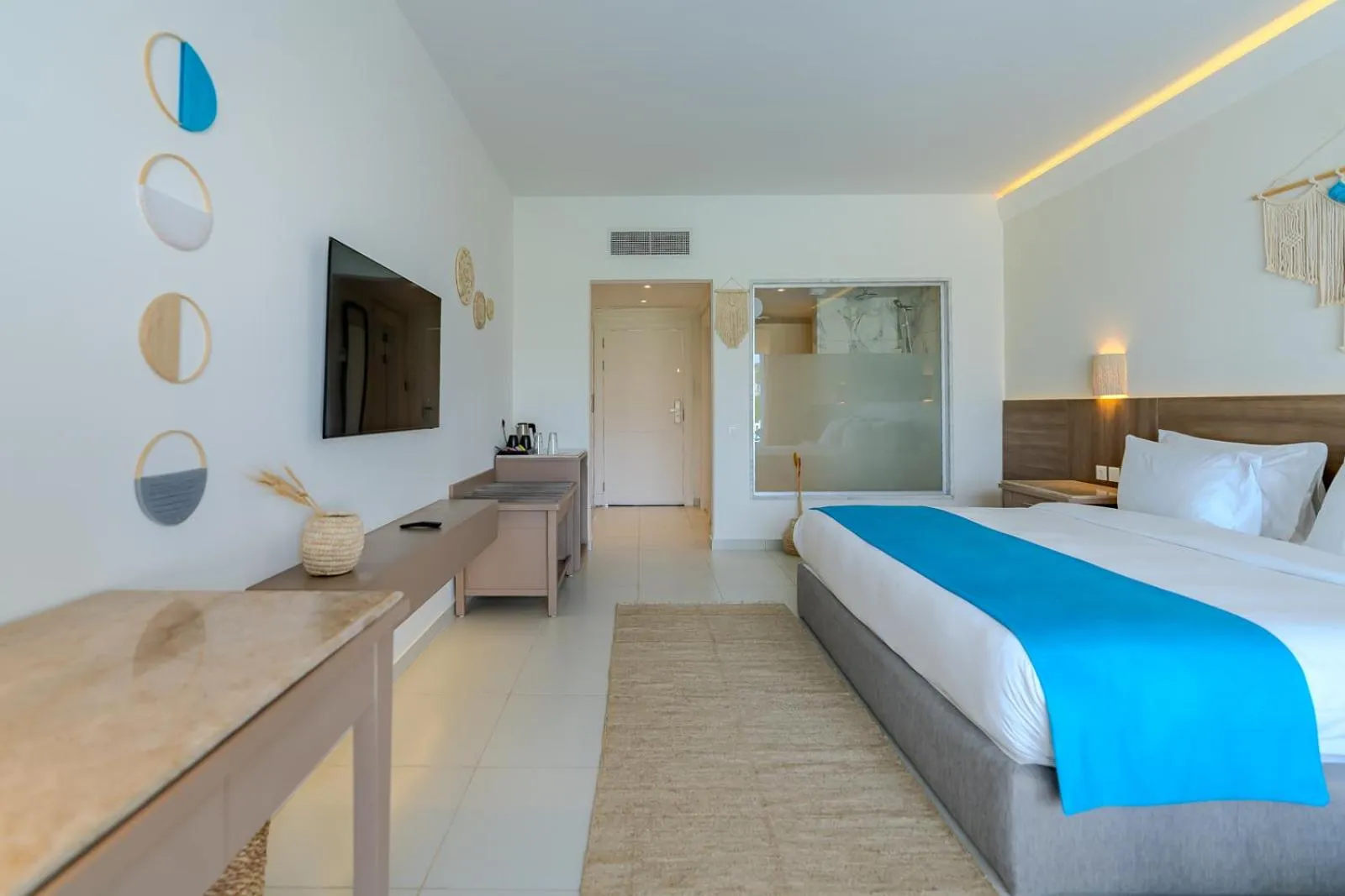 Photo of the whole room, Bed in Casa Blue Resort