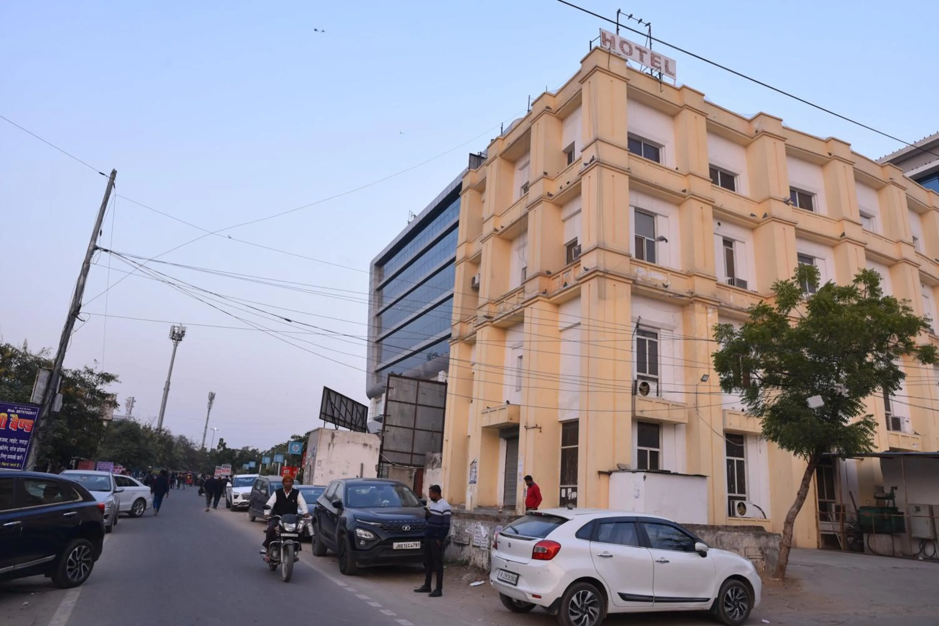 Property building in Hotel C-9