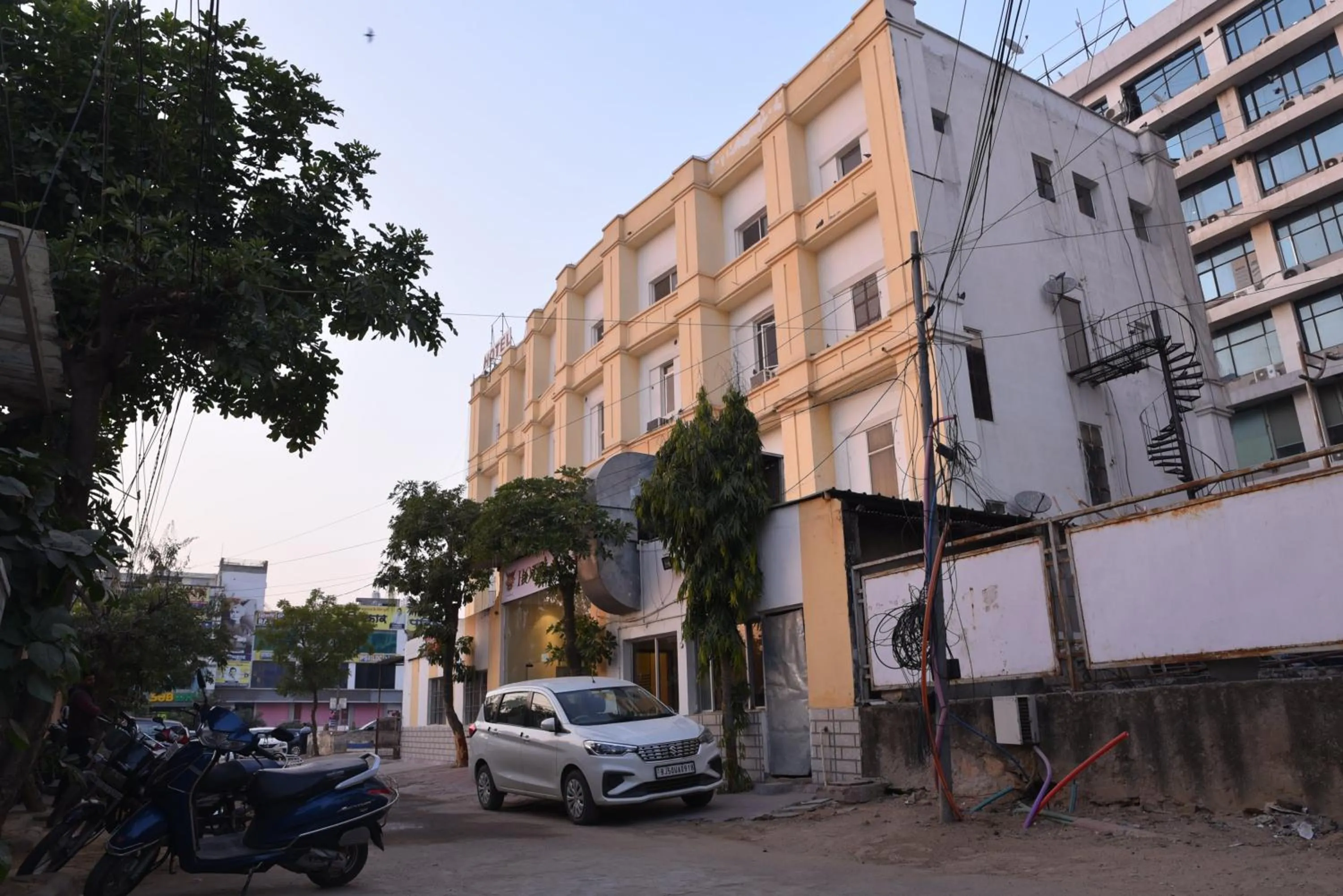 Property building in Hotel C-9