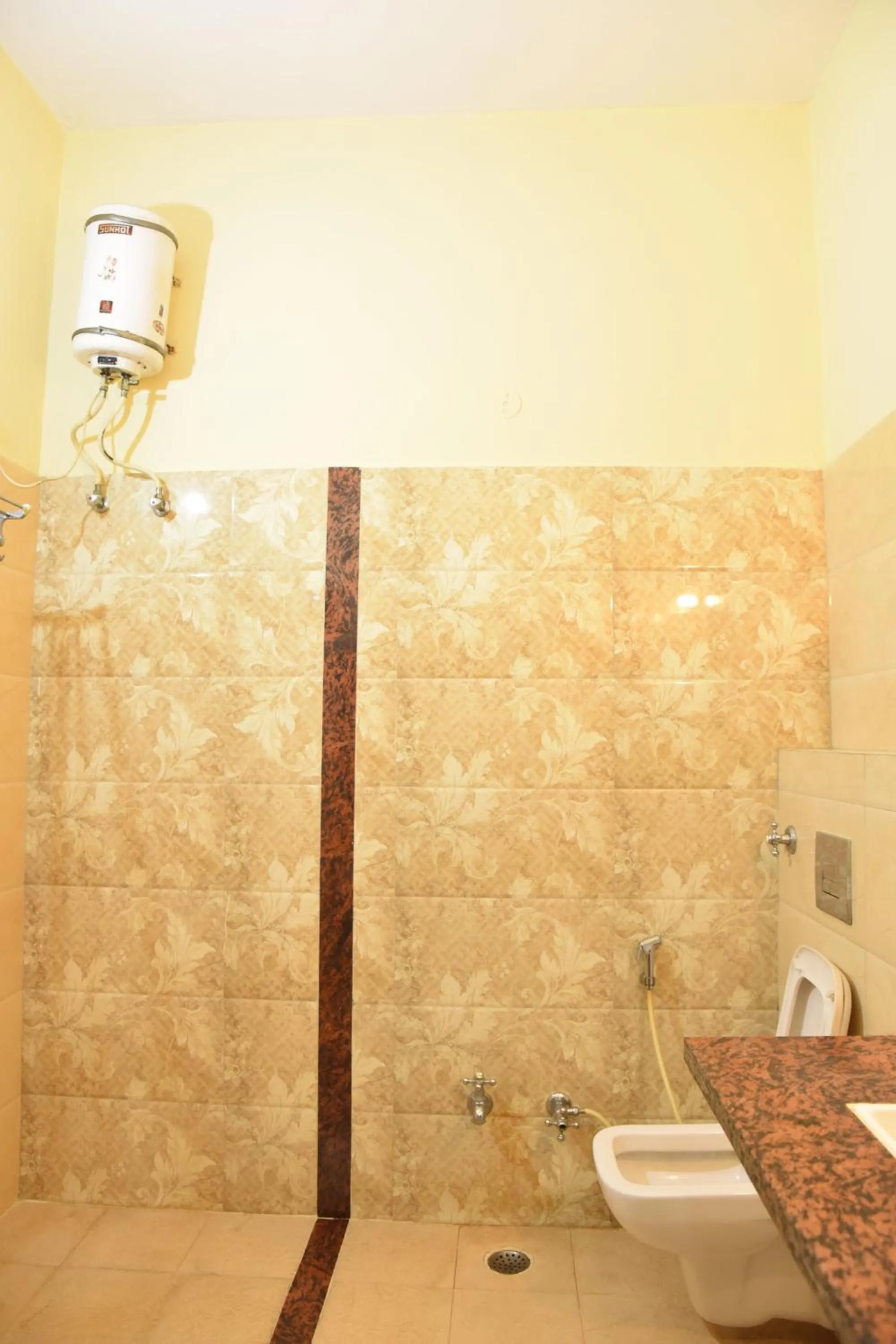 Shower in Hotel C-9