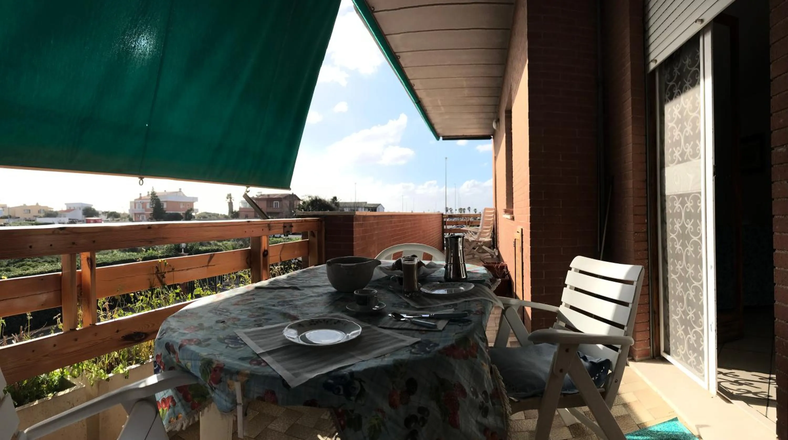 Patio in Stella Di Mare - ampio appartamento con DUE bagni - fronte mare