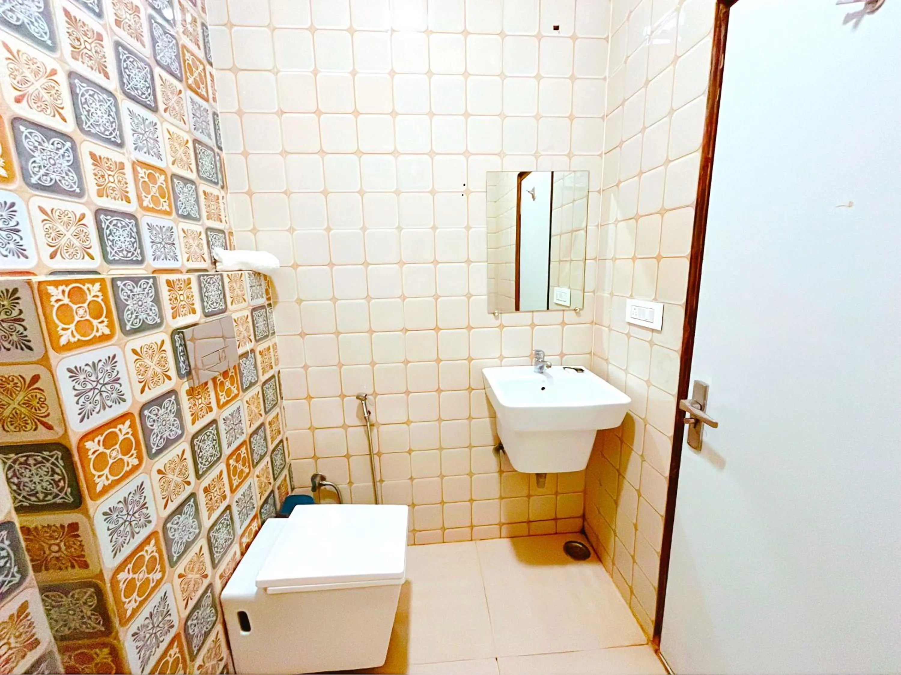 Toilet in Ganga Ashoka Hotel Rishikesh