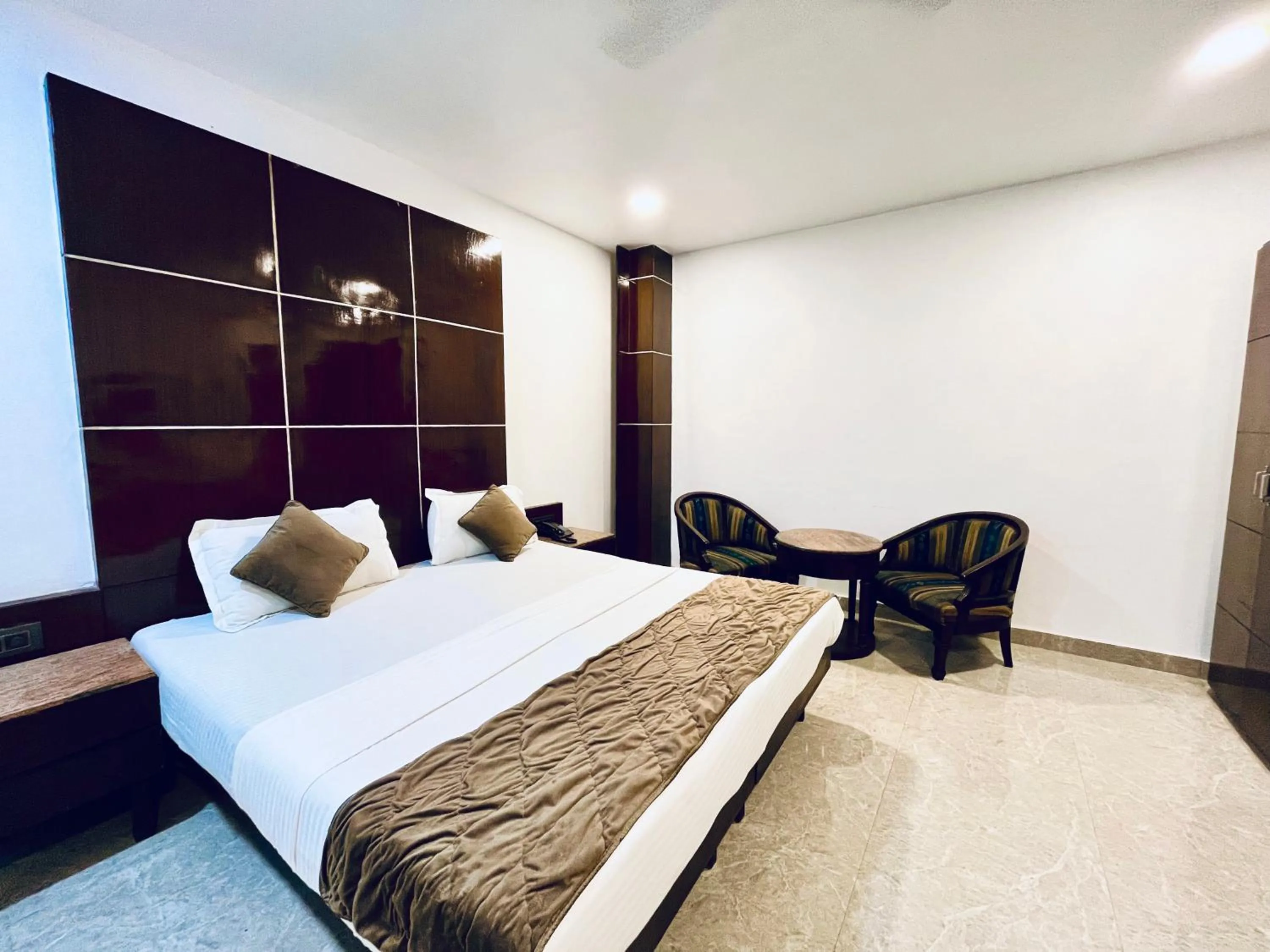 Bedroom, Bed in Ganga Ashoka Hotel Rishikesh