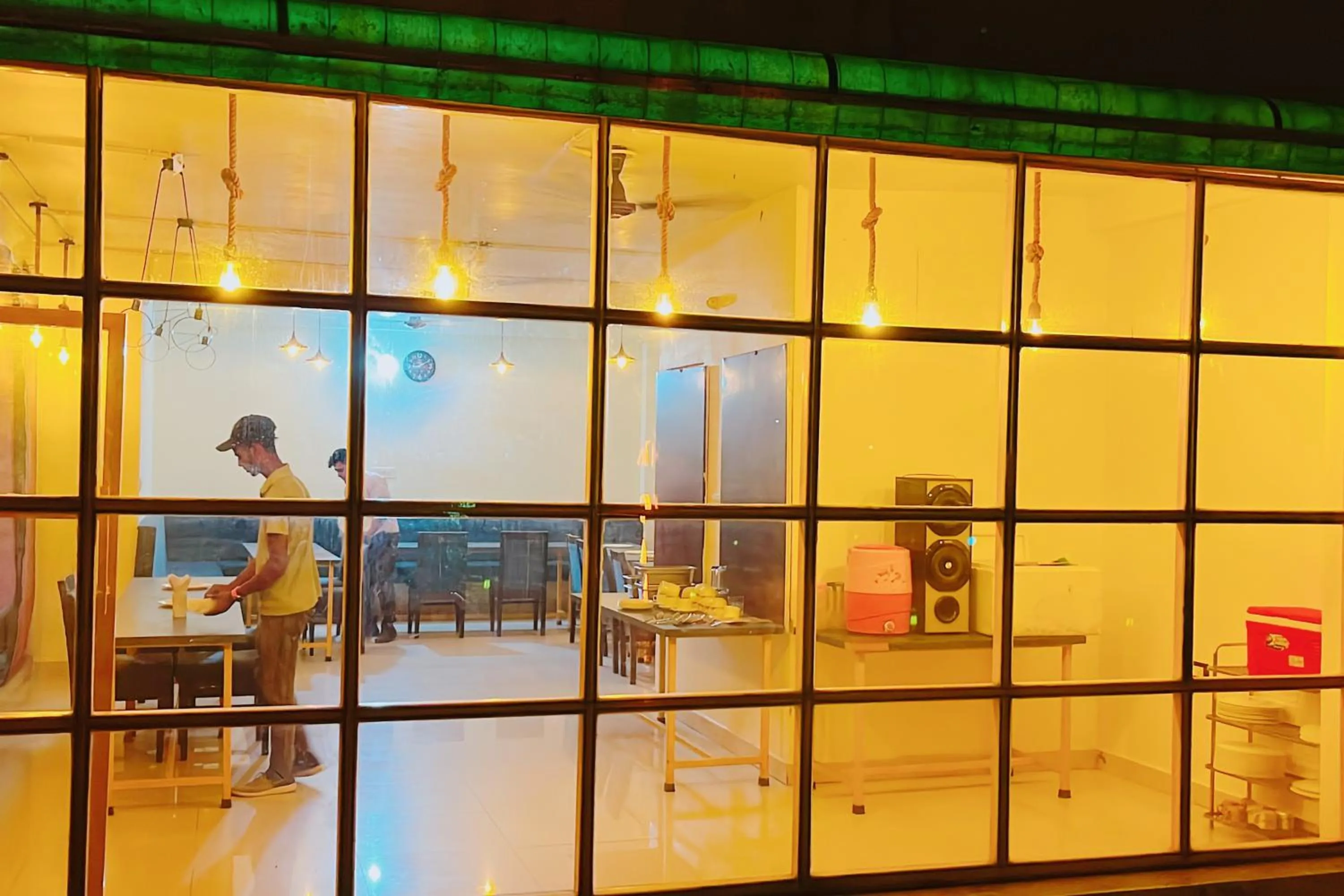 Restaurant/places to eat in Ganga Ashoka Hotel Rishikesh