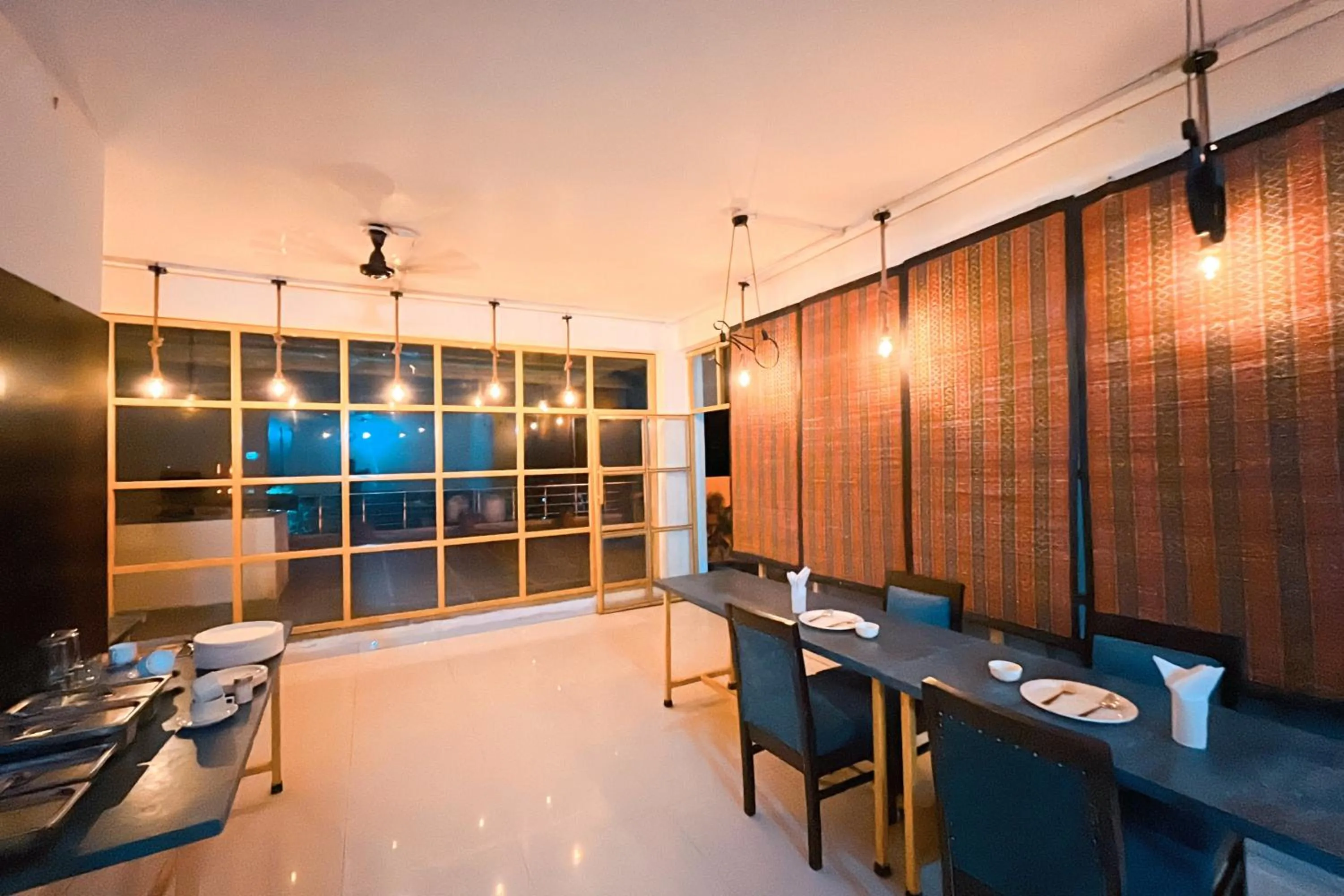 Restaurant/places to eat in Ganga Ashoka Hotel Rishikesh