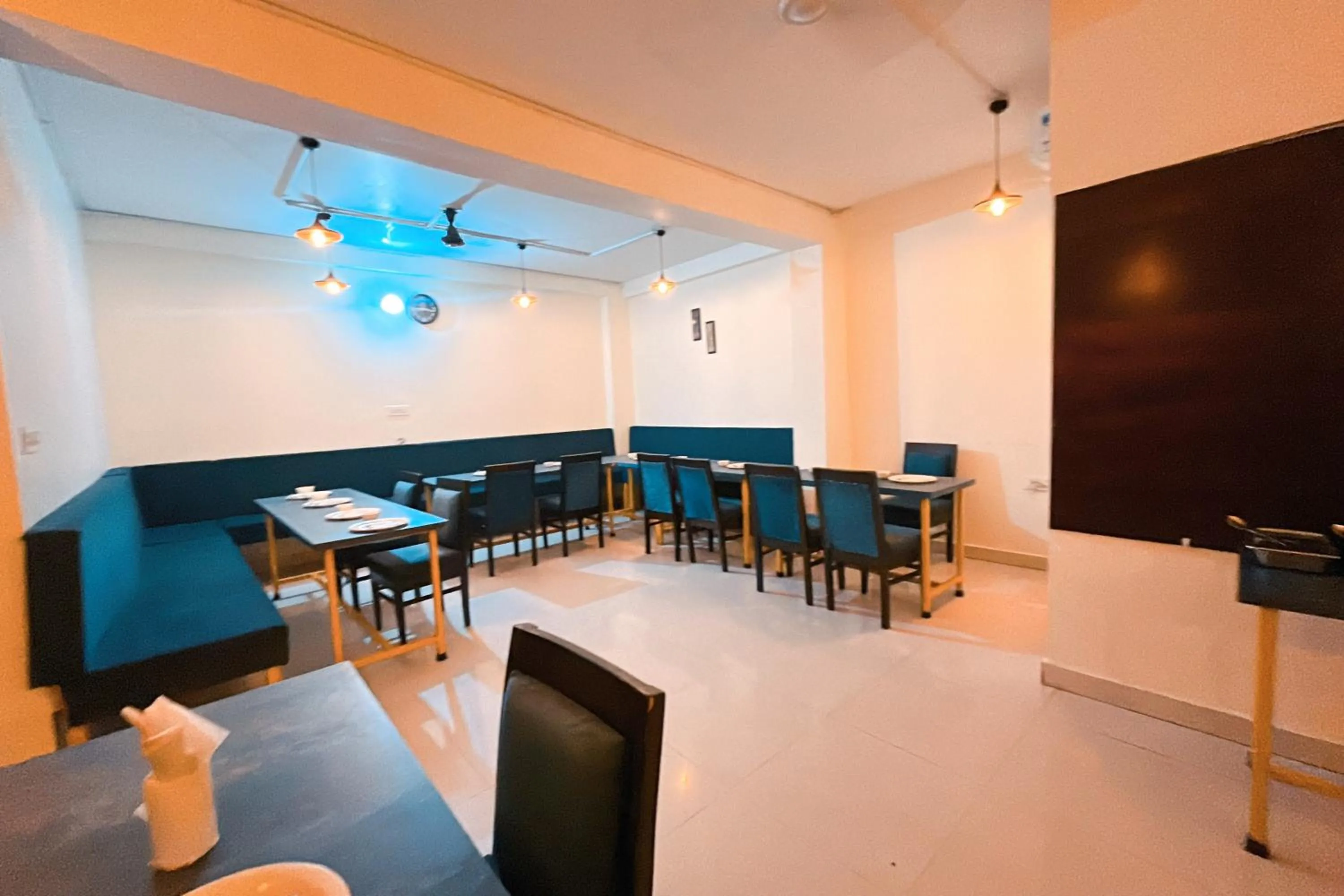 Restaurant/places to eat in Ganga Ashoka Hotel Rishikesh