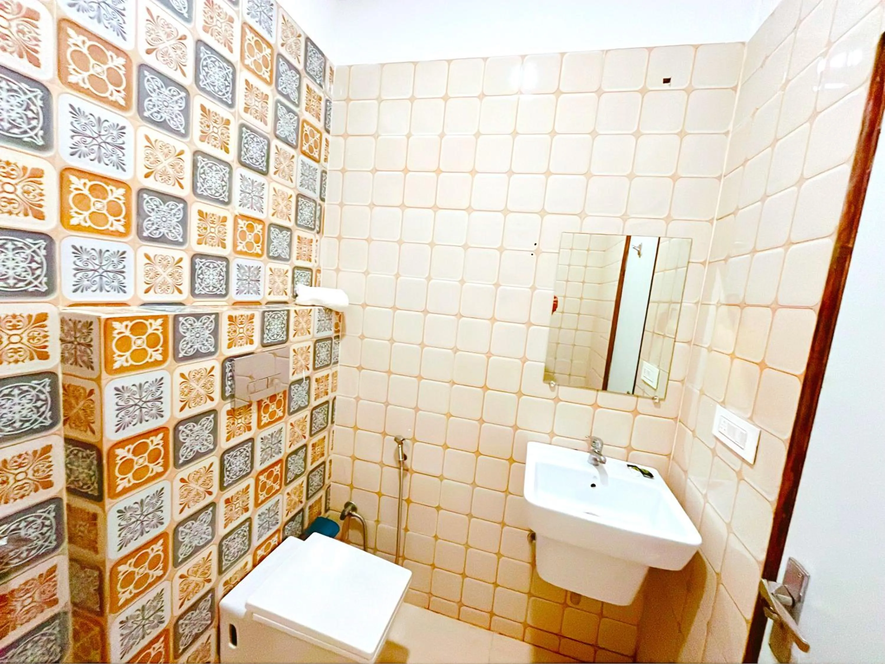 Shower in Ganga Ashoka Hotel Rishikesh