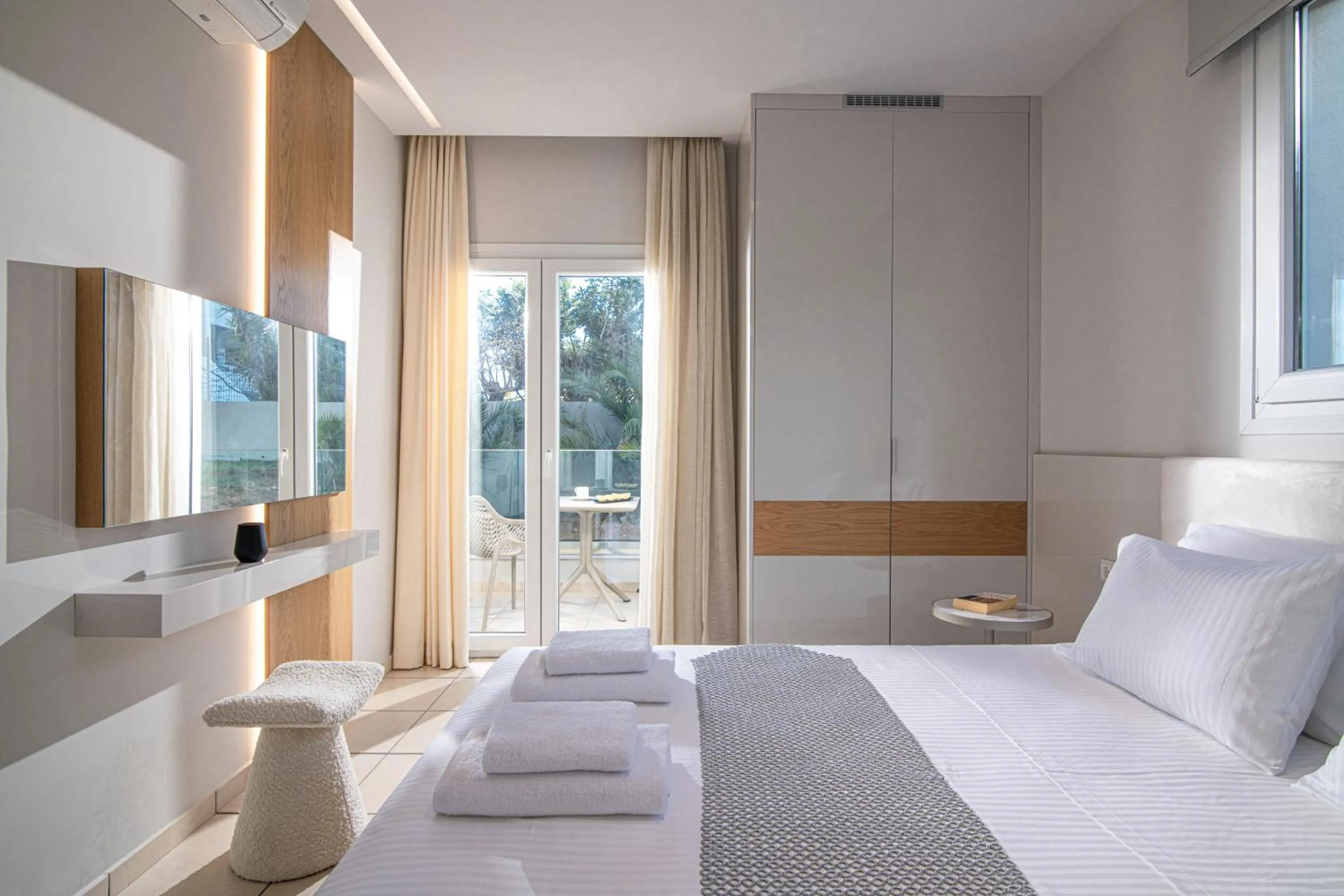 Bed in Filia Luxury Suites