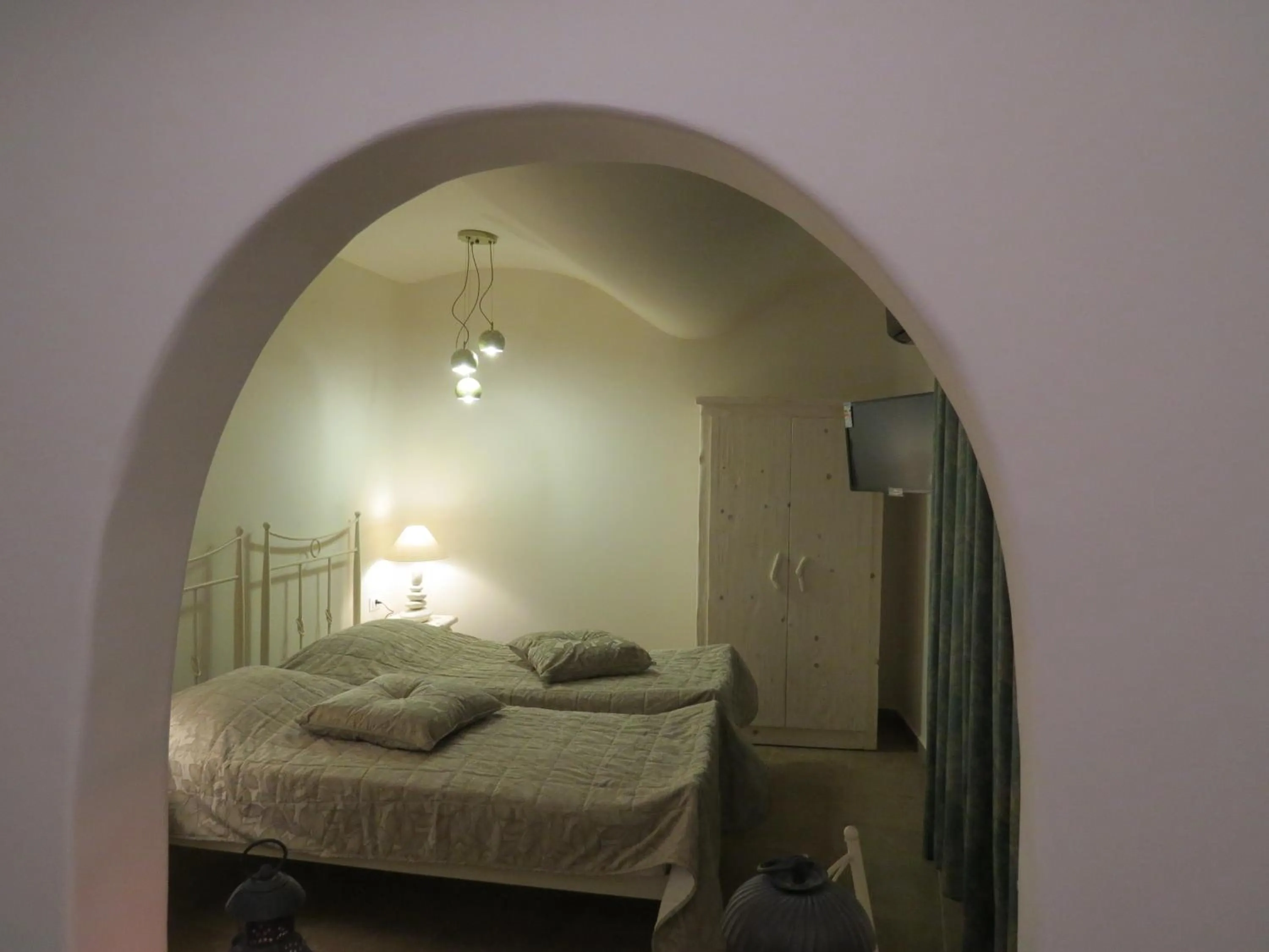 Bed in Villa Manos Hotel