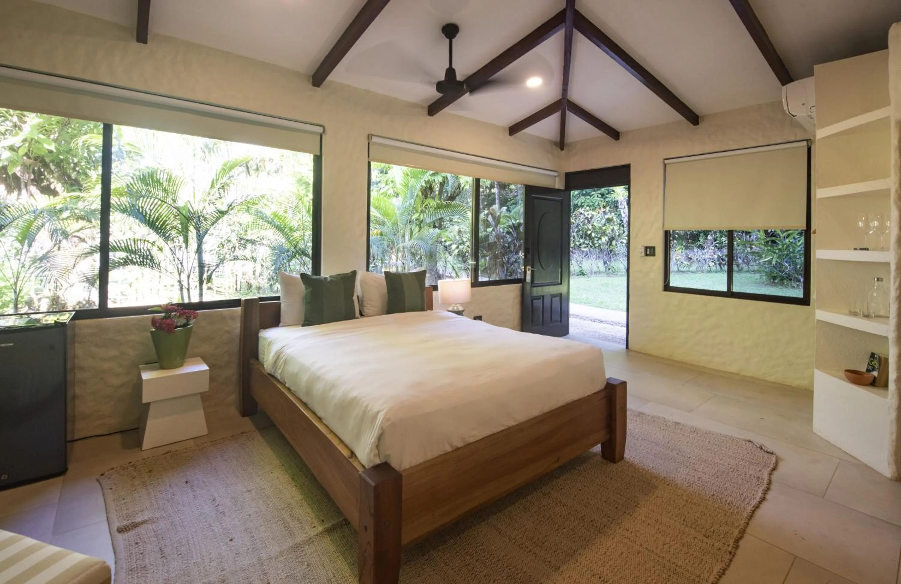 Bedroom, Bed in Corcovado Wilderness Lodge by SCP