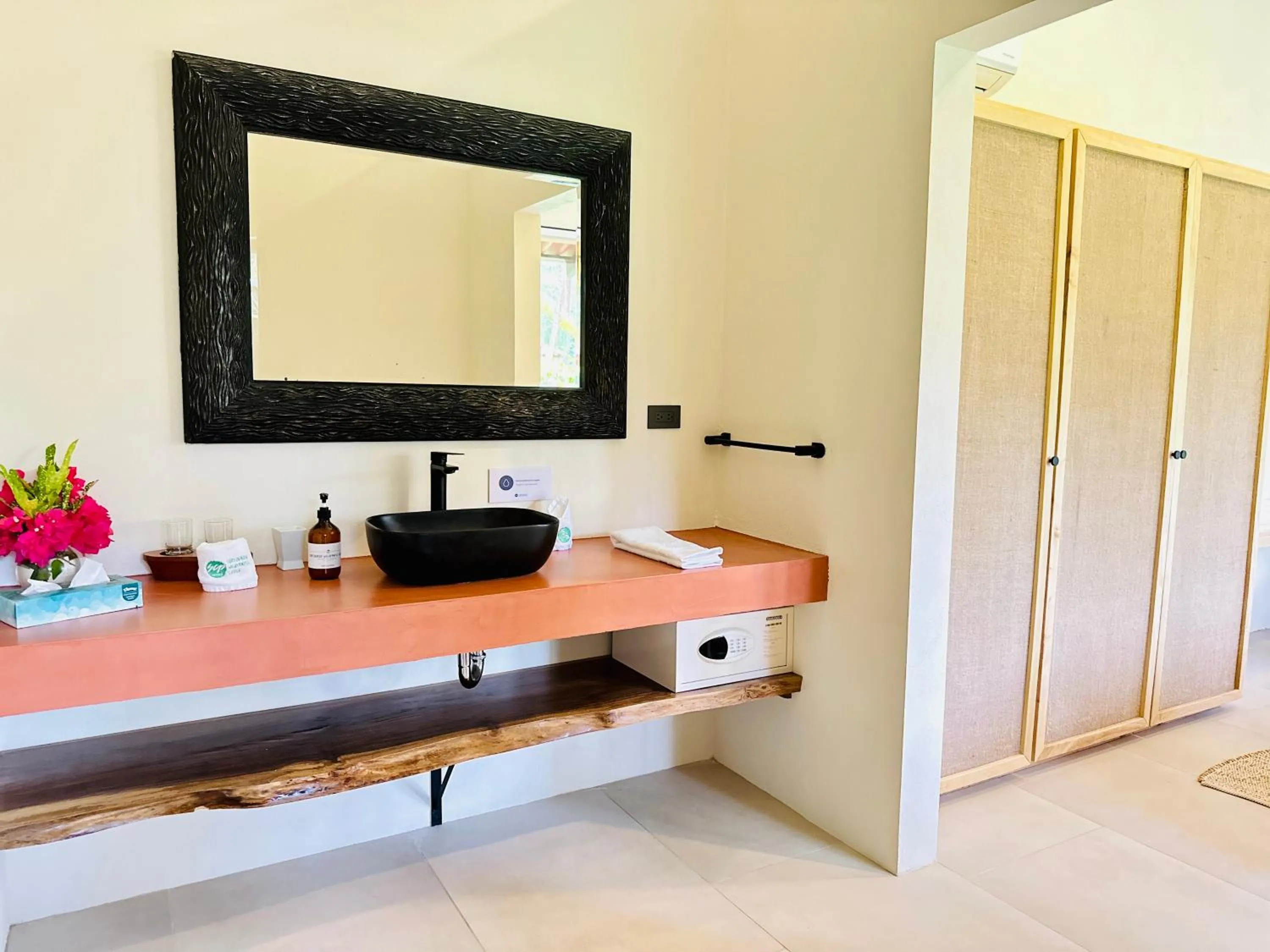 Bathroom in Corcovado Wilderness Lodge by SCP