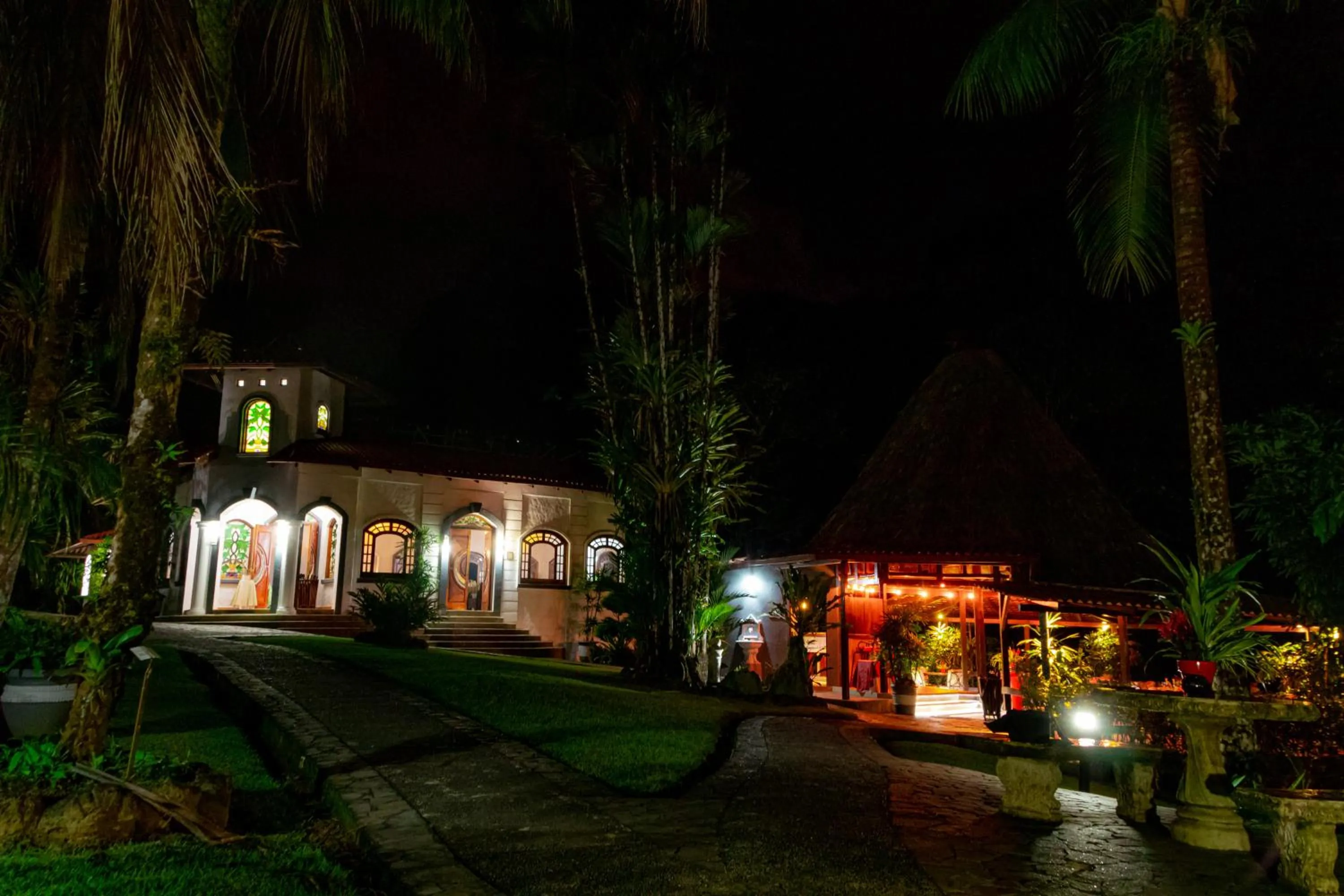 Property building in Corcovado Wilderness Lodge by SCP