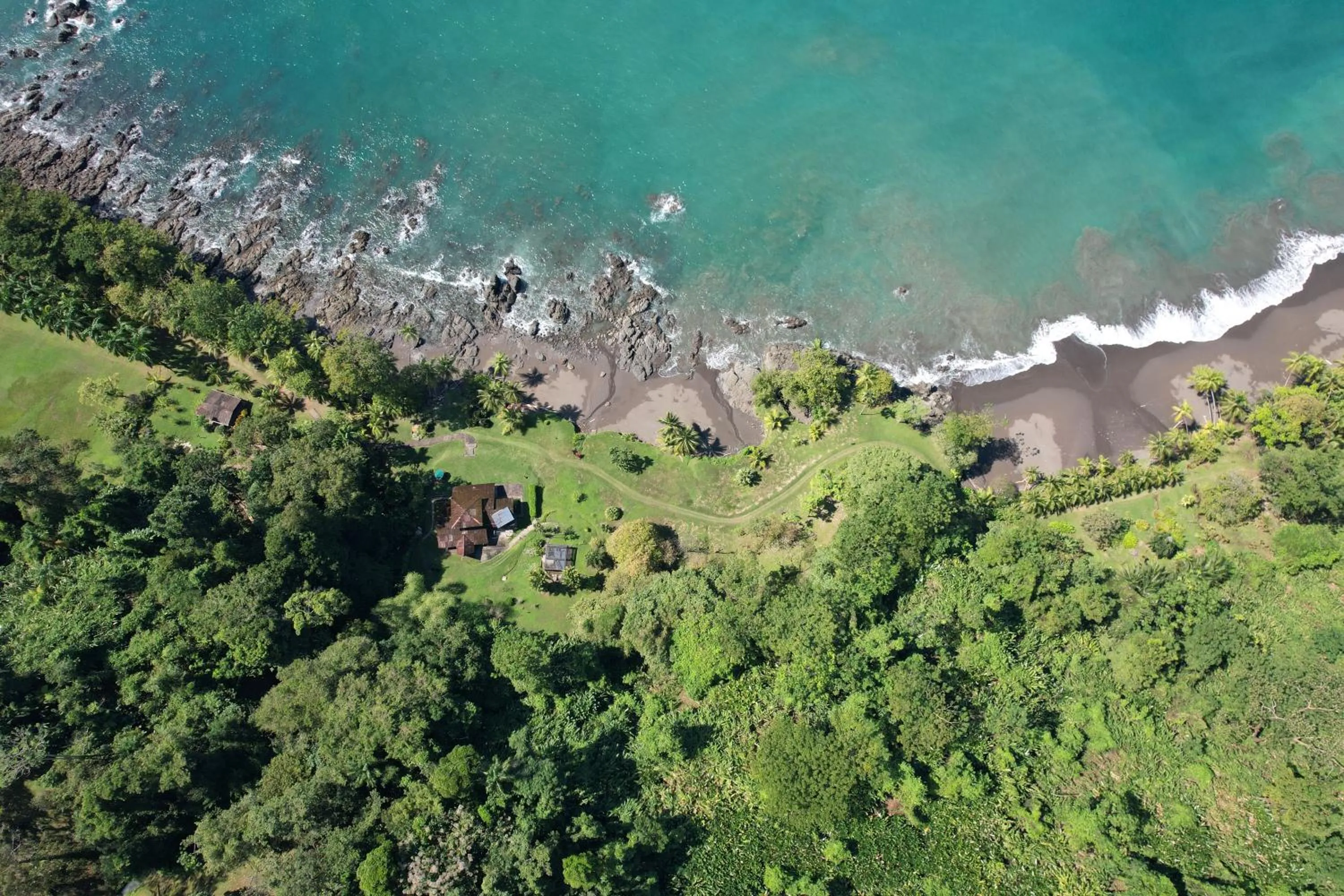 Bird's eye view in Corcovado Wilderness Lodge by SCP