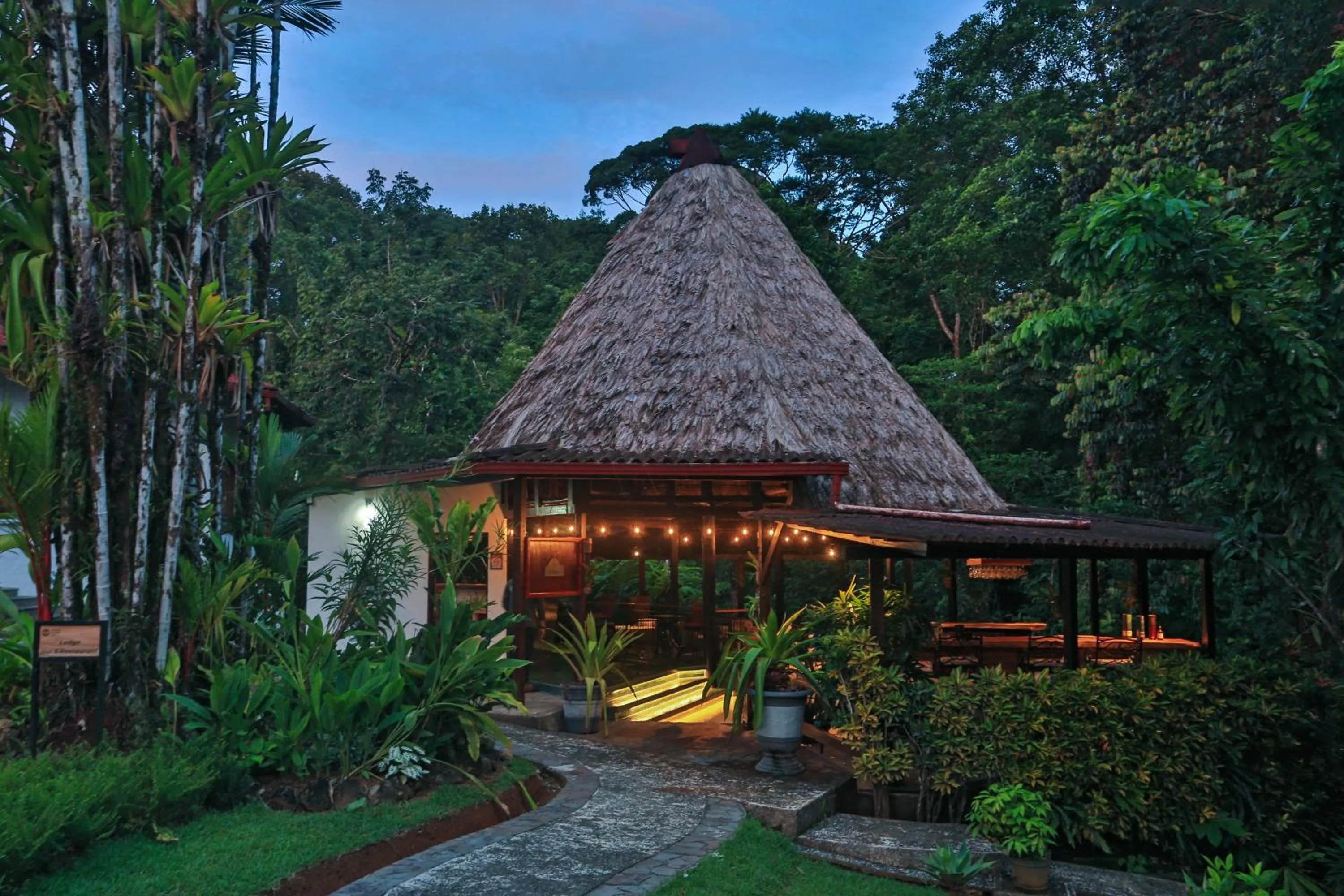Breakfast in Corcovado Wilderness Lodge by SCP