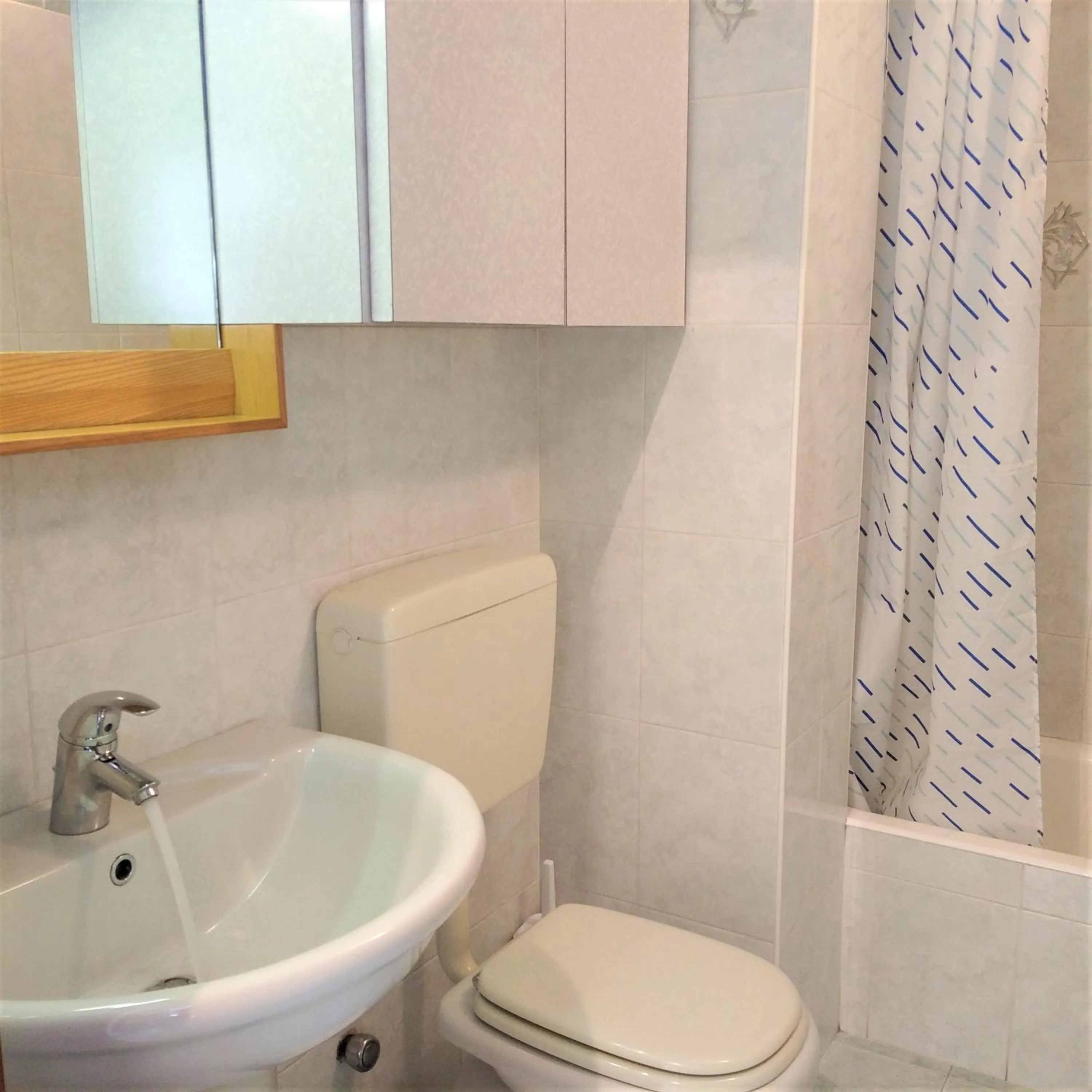 Bathroom in Miryam