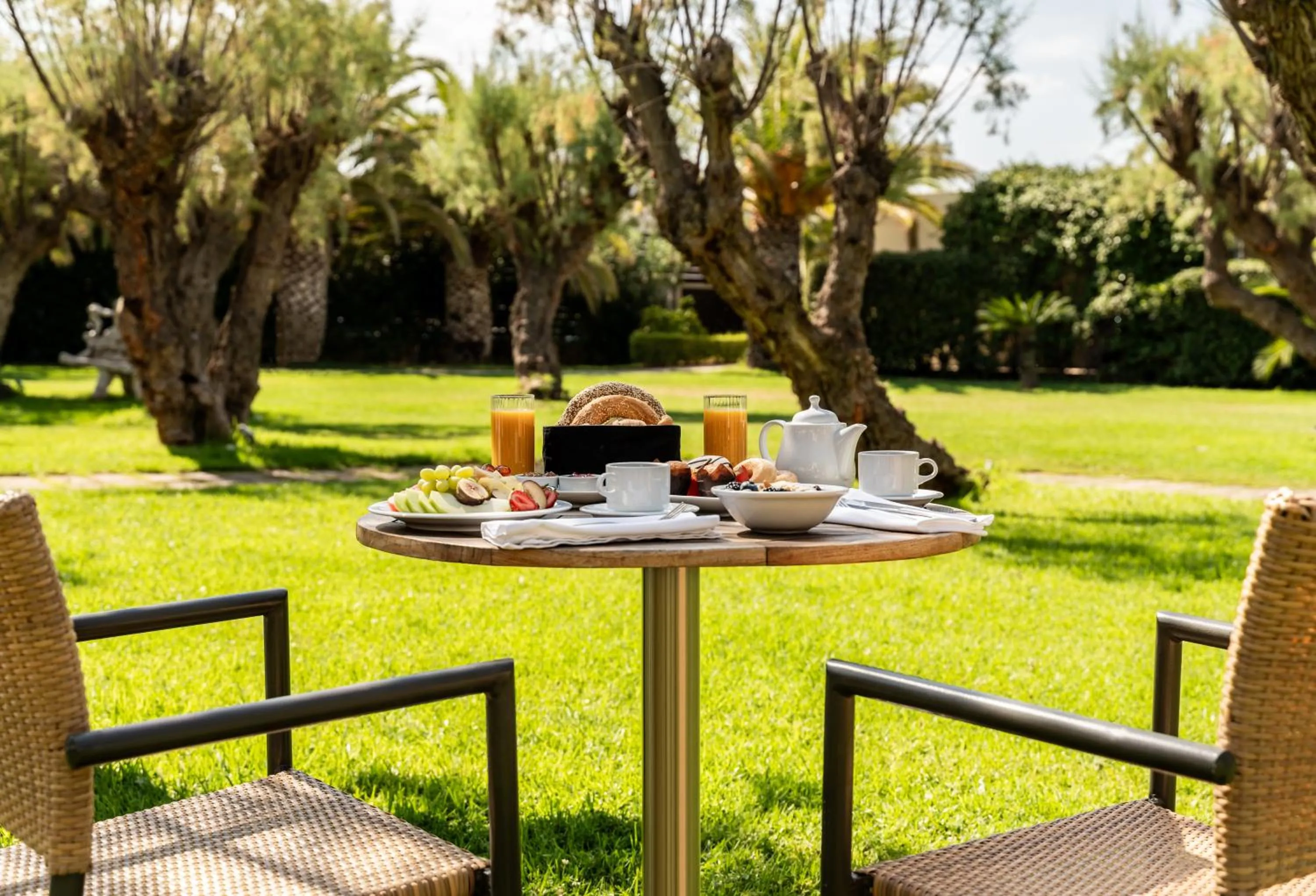 Restaurant/places to eat in Plaza Resort