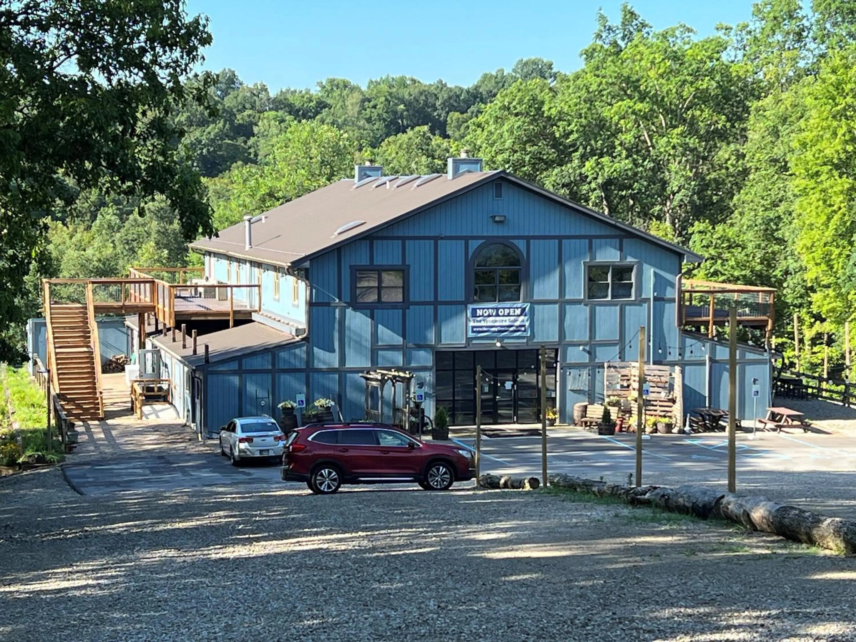 Restaurant/places to eat in Harmony Tree Resorts inc