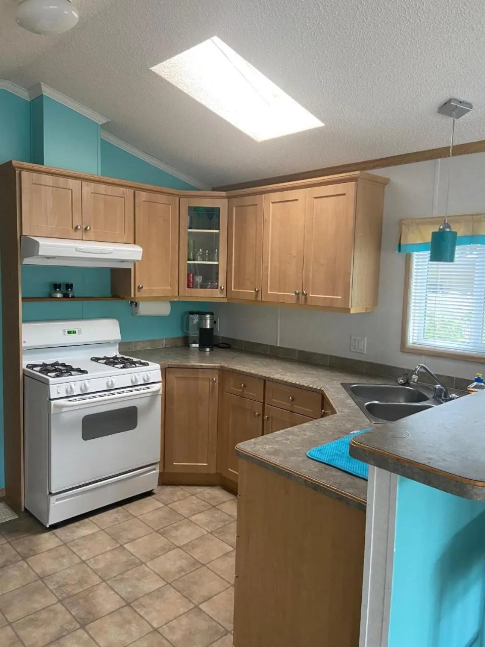 Kitchen or kitchenette in Beaver Lake Resort Site #36