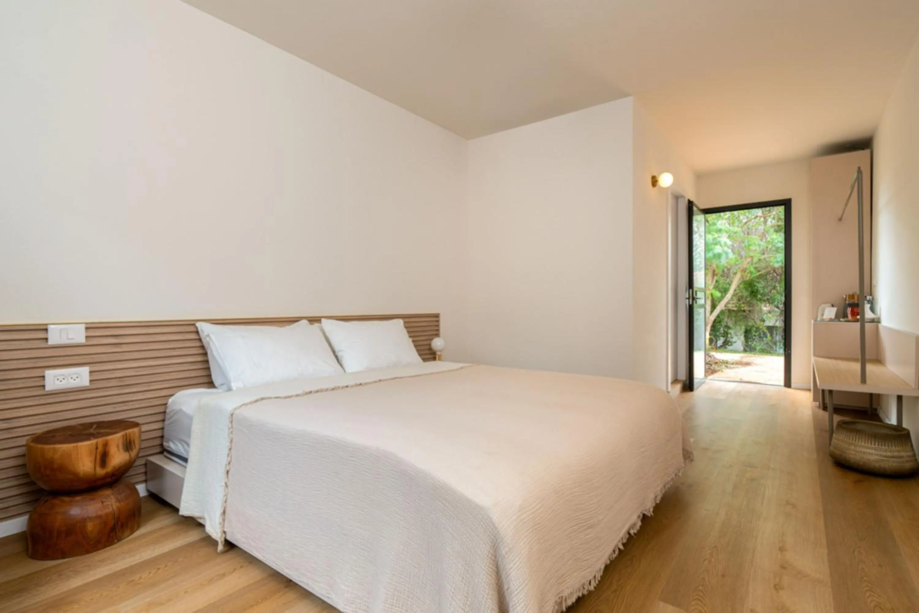 Bedroom, Bed in Slowness - Kibbutz Moran