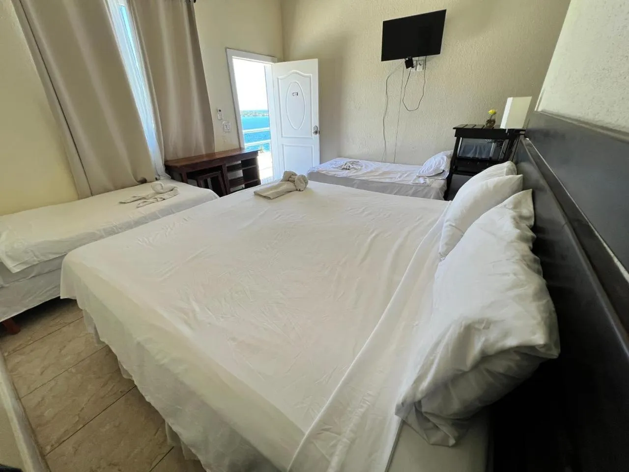 Bedroom, Bed in Ocean View Hotel and Restaurant