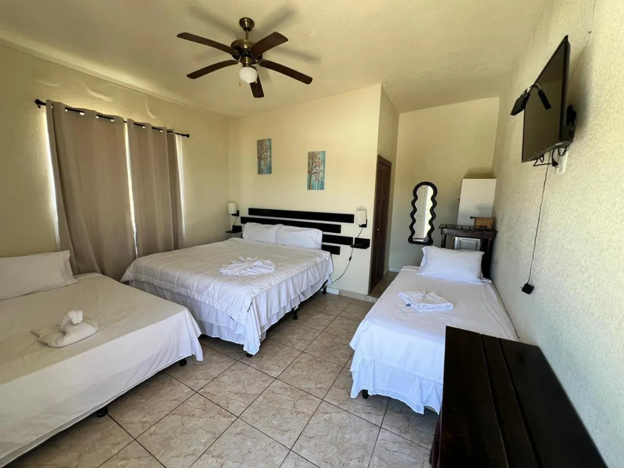 Bedroom, Bed in Ocean View Hotel and Restaurant