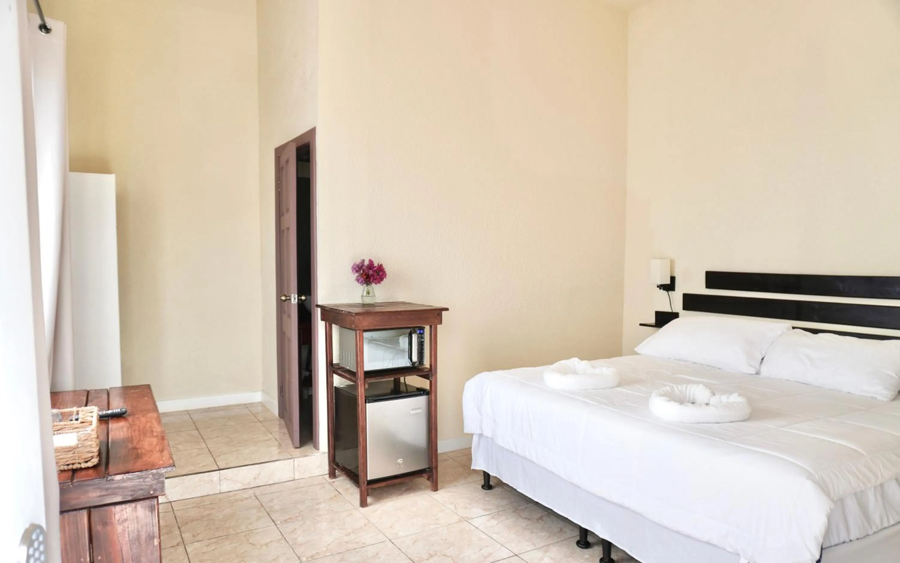 Bedroom, Bed in Ocean View Hotel and Restaurant