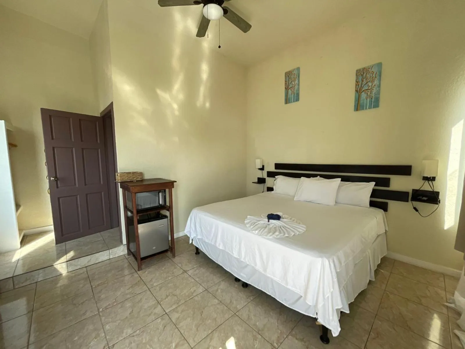 Bedroom, Bed in Ocean View Hotel and Restaurant