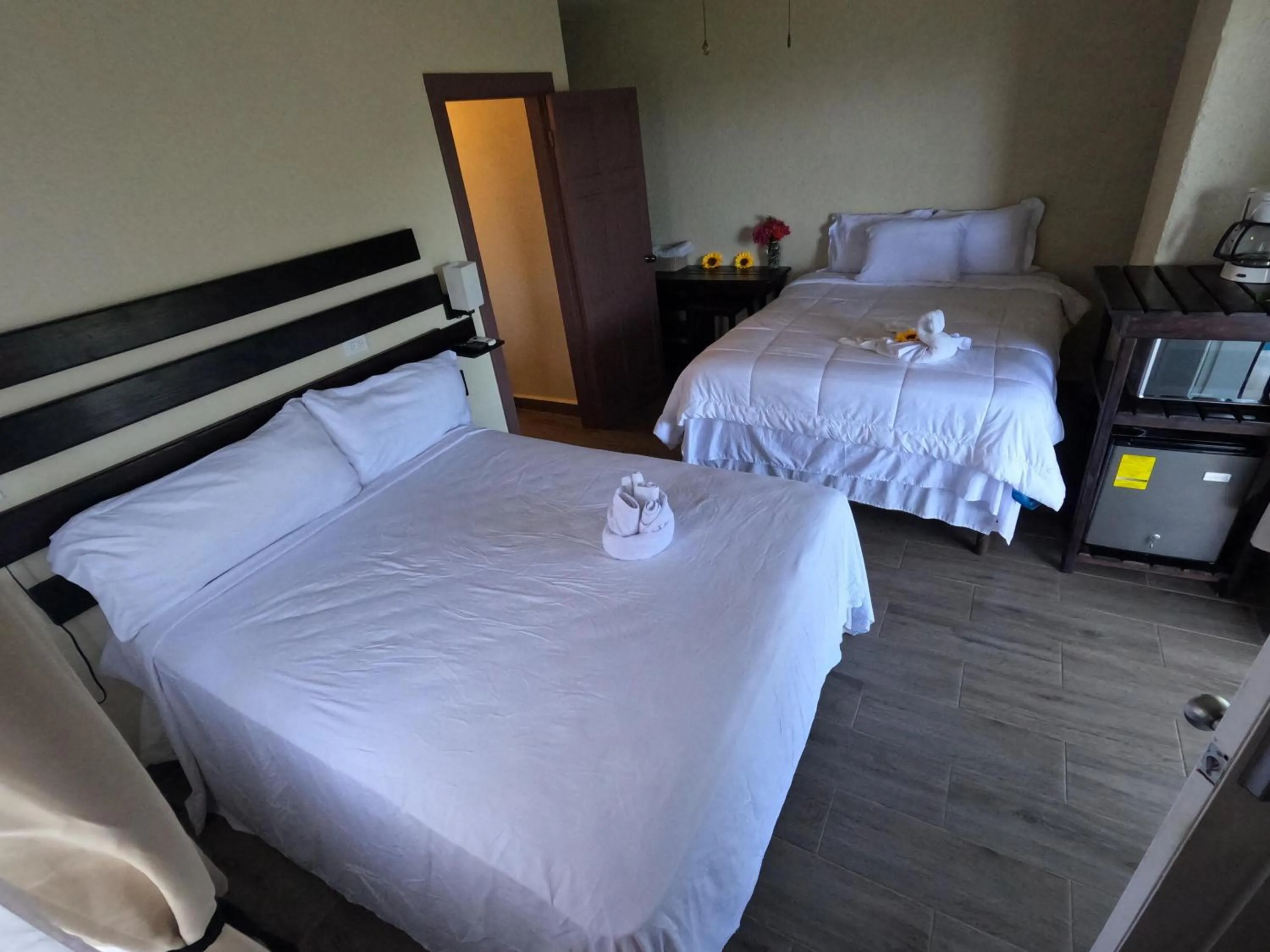 Bedroom, Bed in Ocean View Hotel and Restaurant