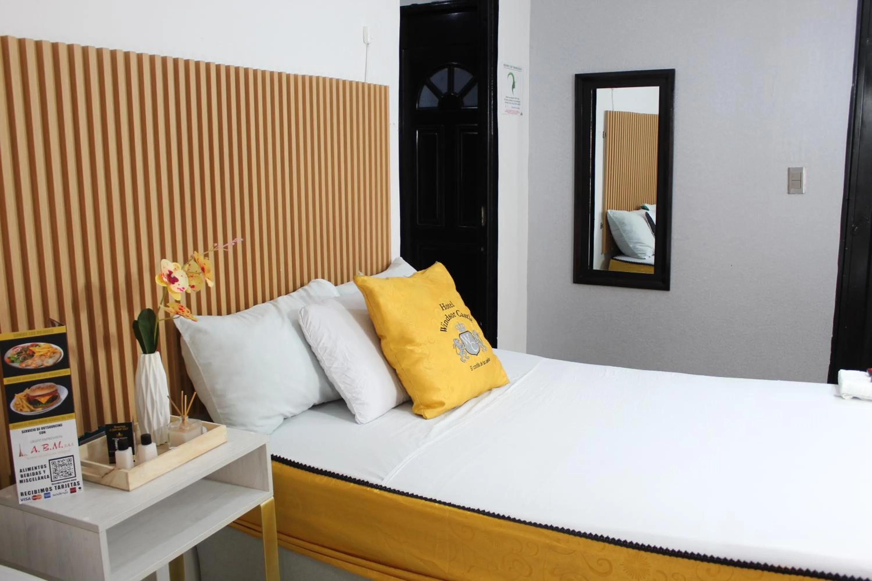 Bed in Hotel Windsor Castle Bogotá