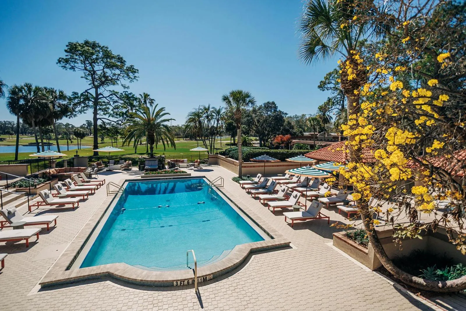 Swimming pool in Mission Resort and Club