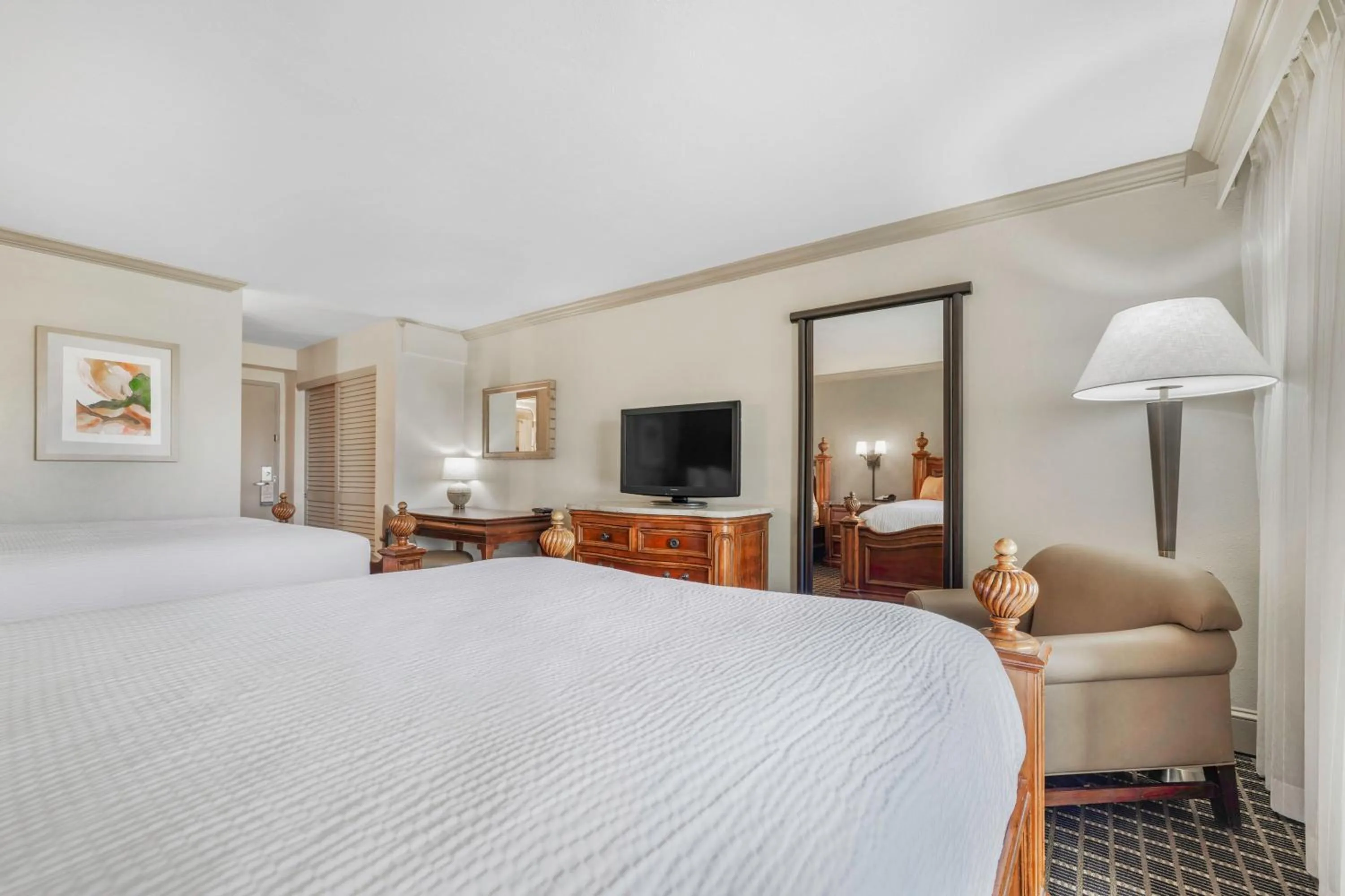 Bedroom, Bed in Mission Resort and Club