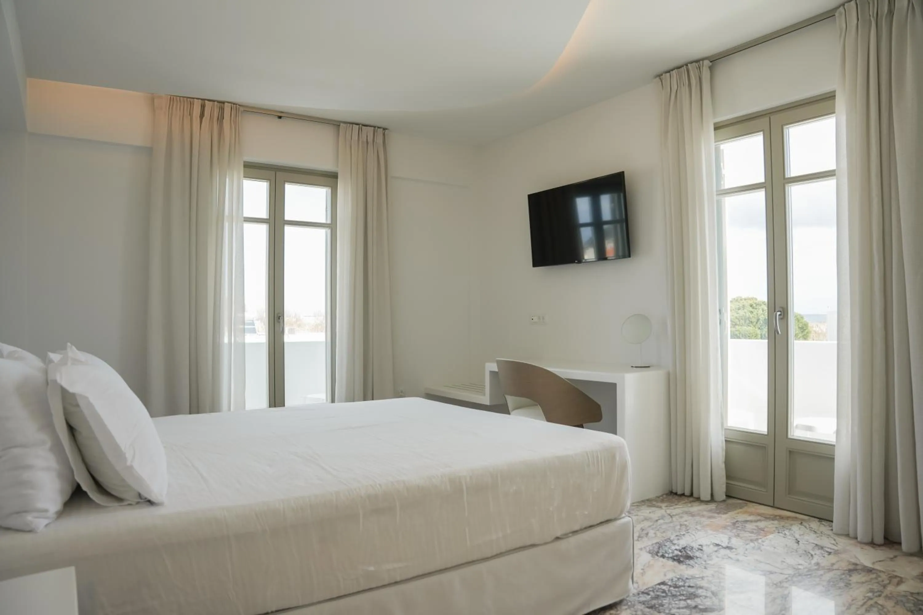 TV and multimedia in Tzanis Resort Skyros