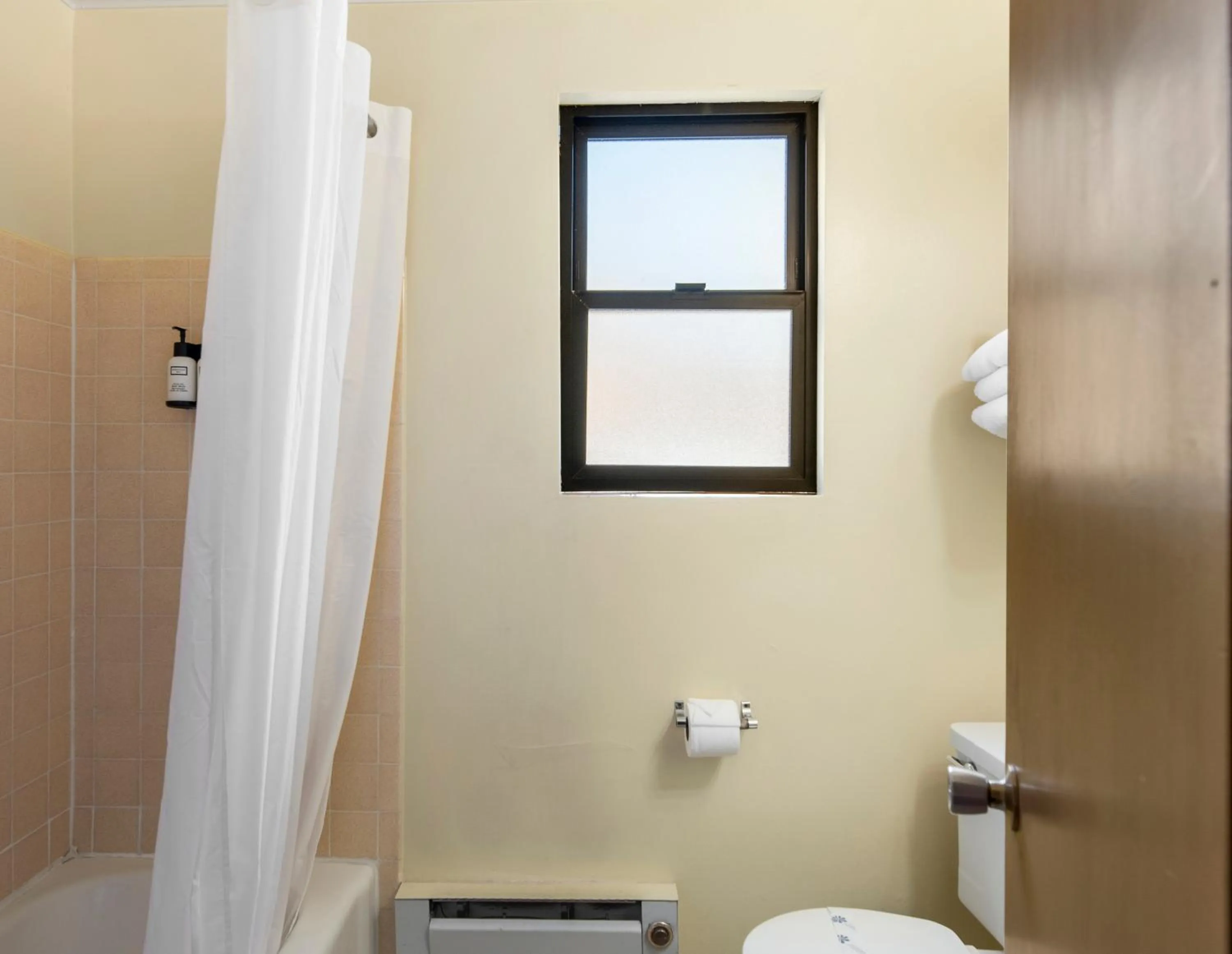 Bathroom in Cashmere Inn