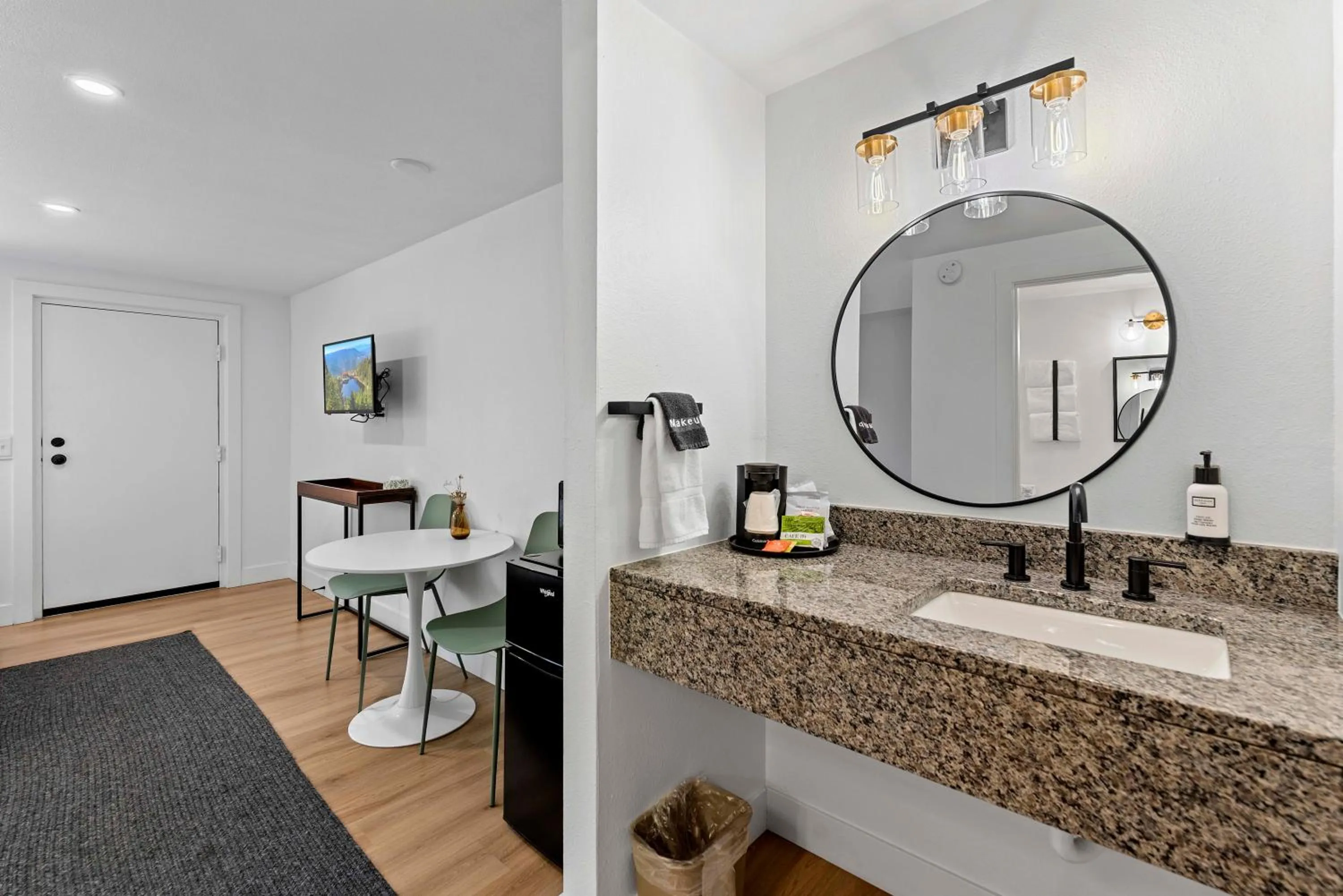 Bedroom in Cashmere Inn