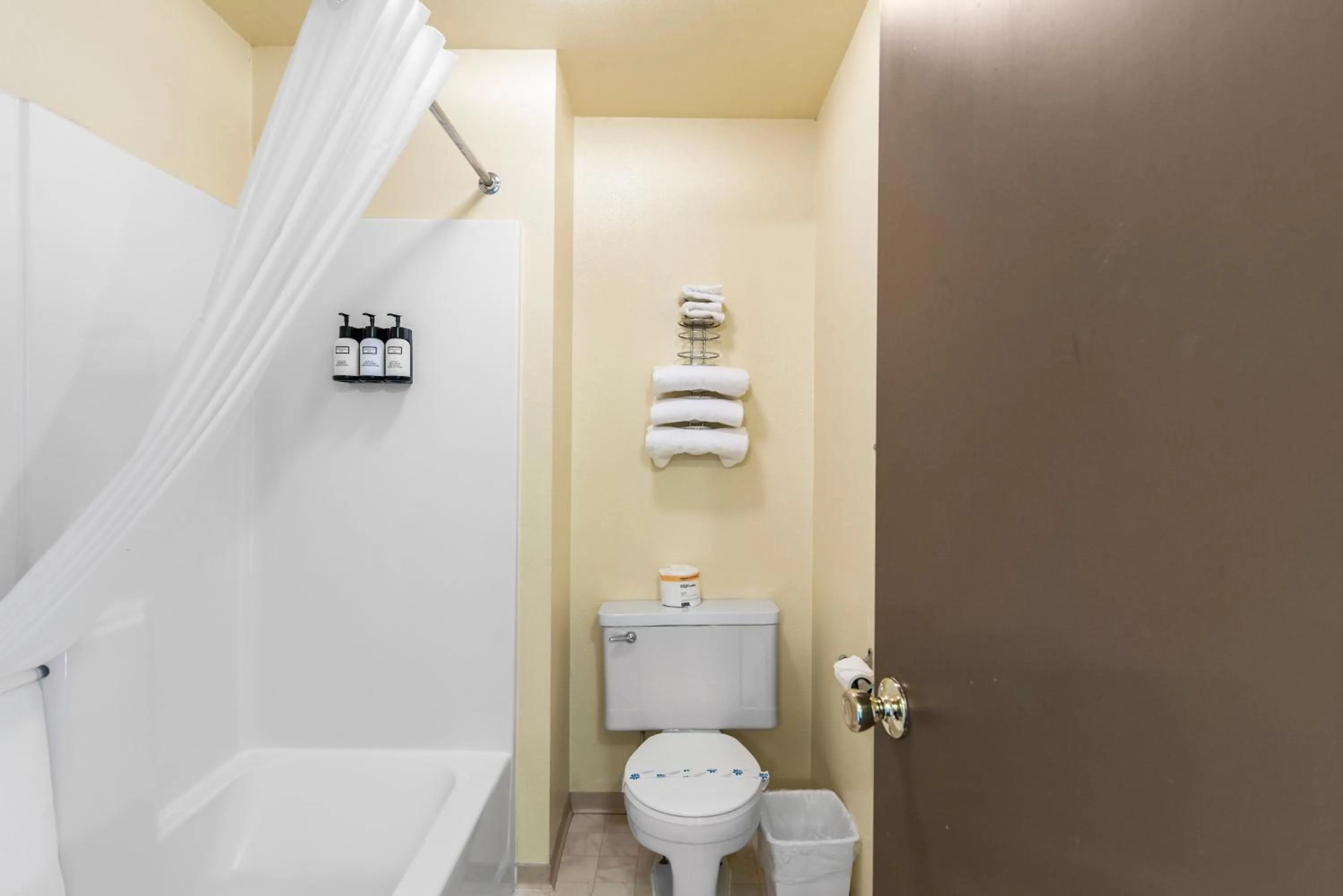 Bathroom in Cashmere Inn