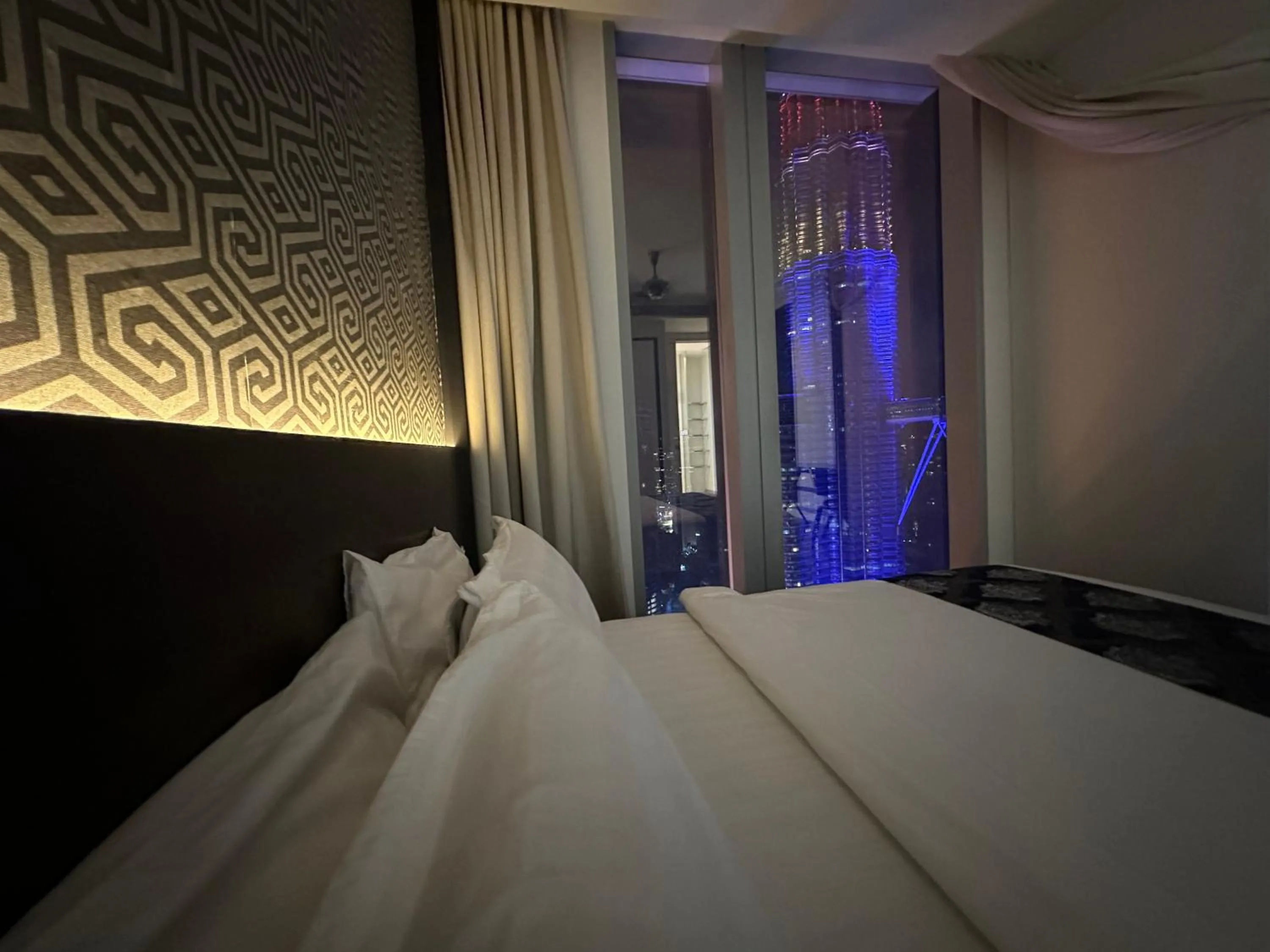 Bed in Tropicana The Residence Klcc By Sky World